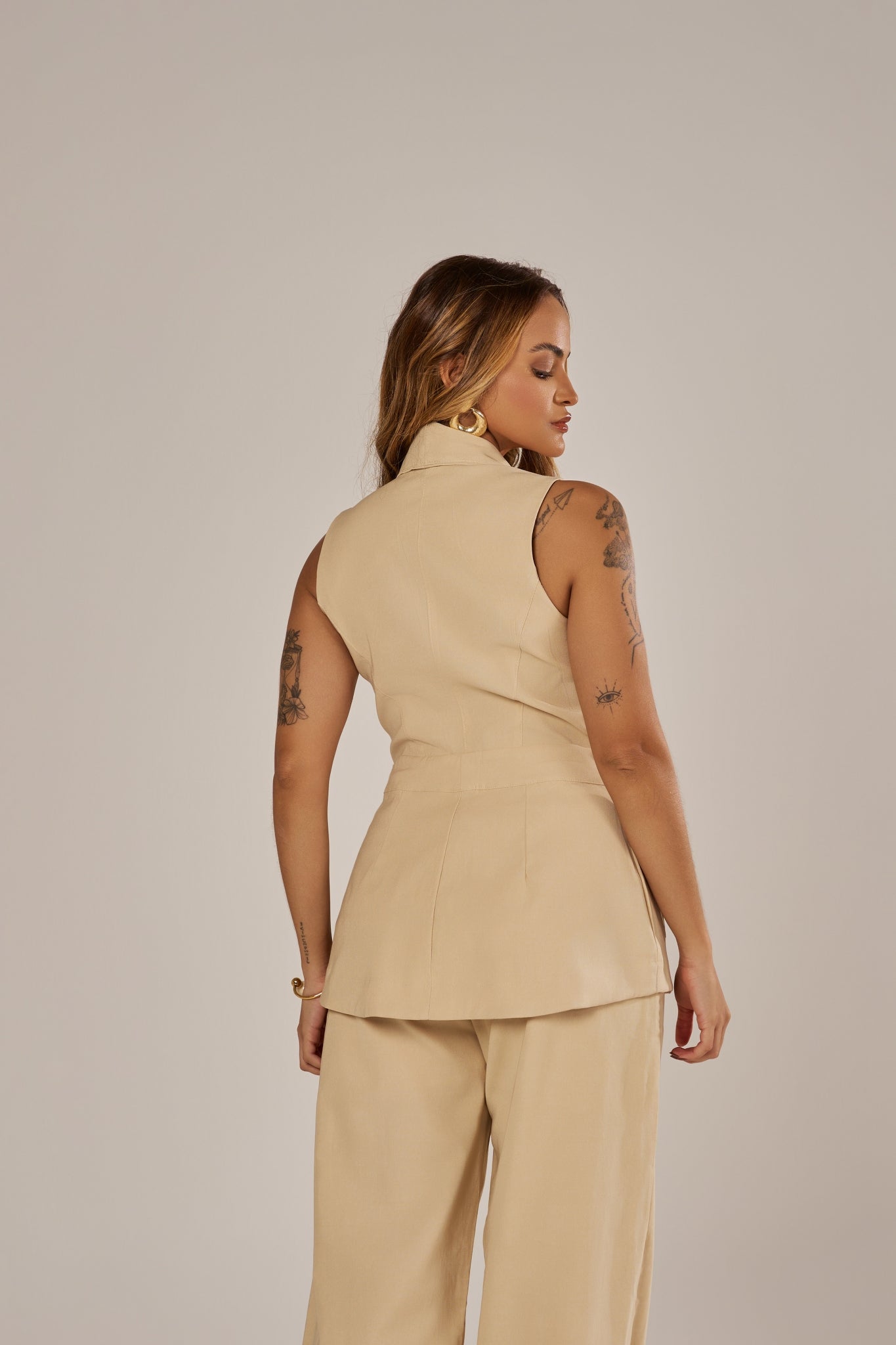 BLUSA PEPLUM ALFAIATARIA BOLSOS CARGO
