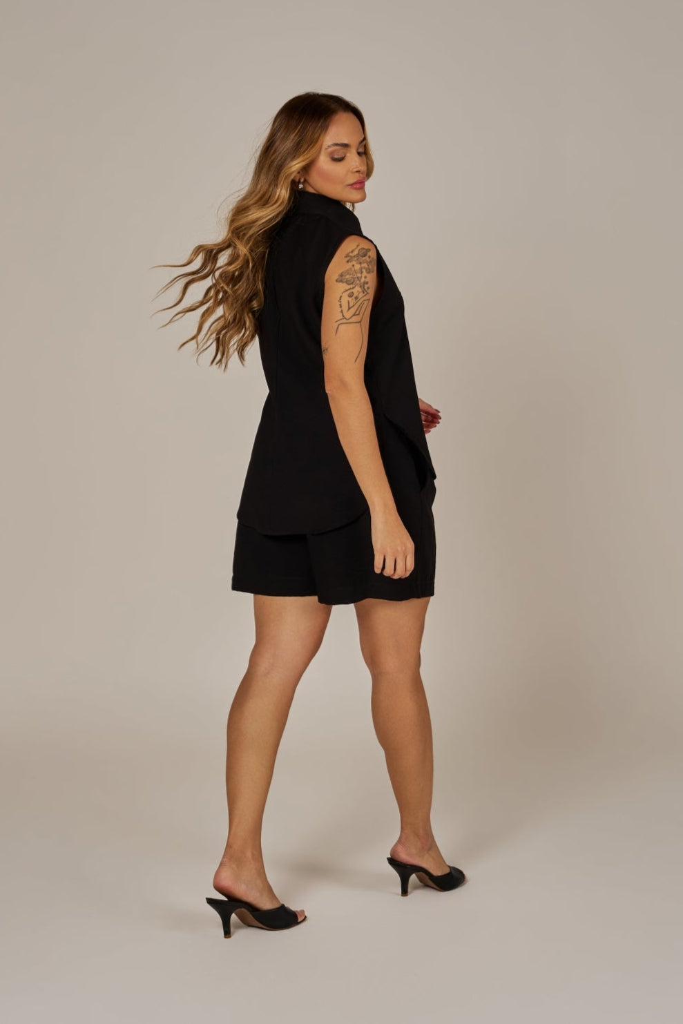 CAMISA CLÁSSICA SEM MANGAS