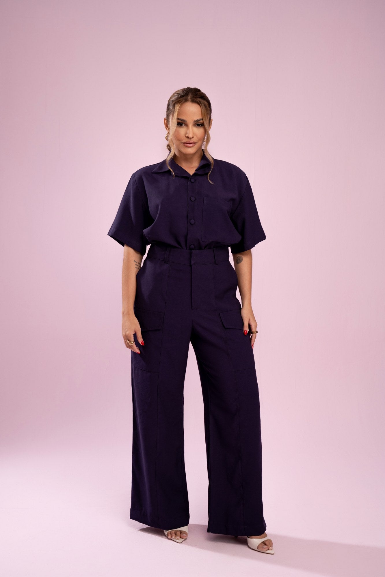 CALÇA RETA BOLSOS FRONTAIS