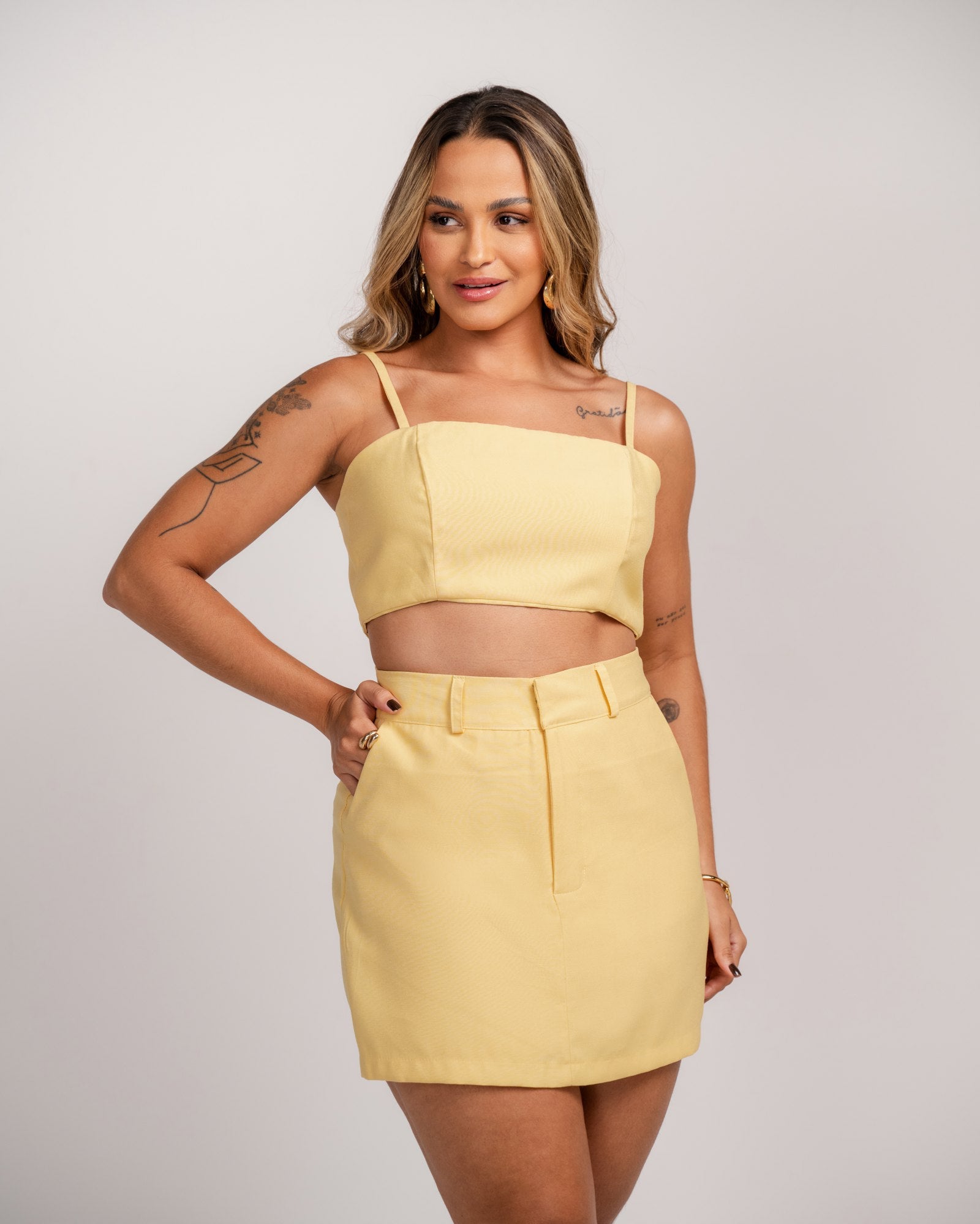 TOP CLÁSSICO COM AMARRAÇÕES