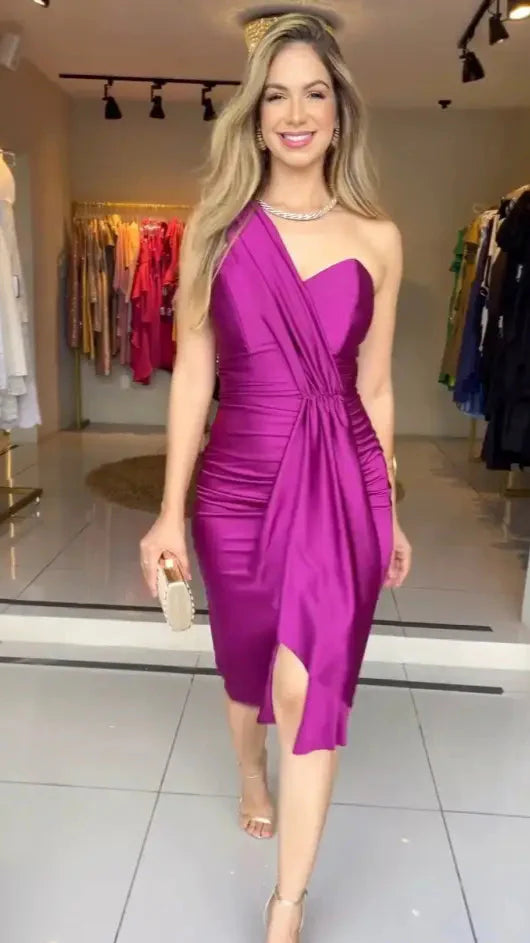 Vestido Sophia – Modernidade e Glamour em Cada Curva!