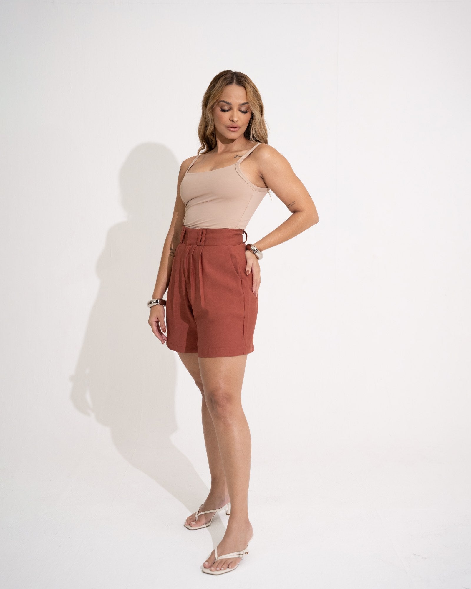 BERMUDA ALFAIATARIA COM PREGAS SLUB