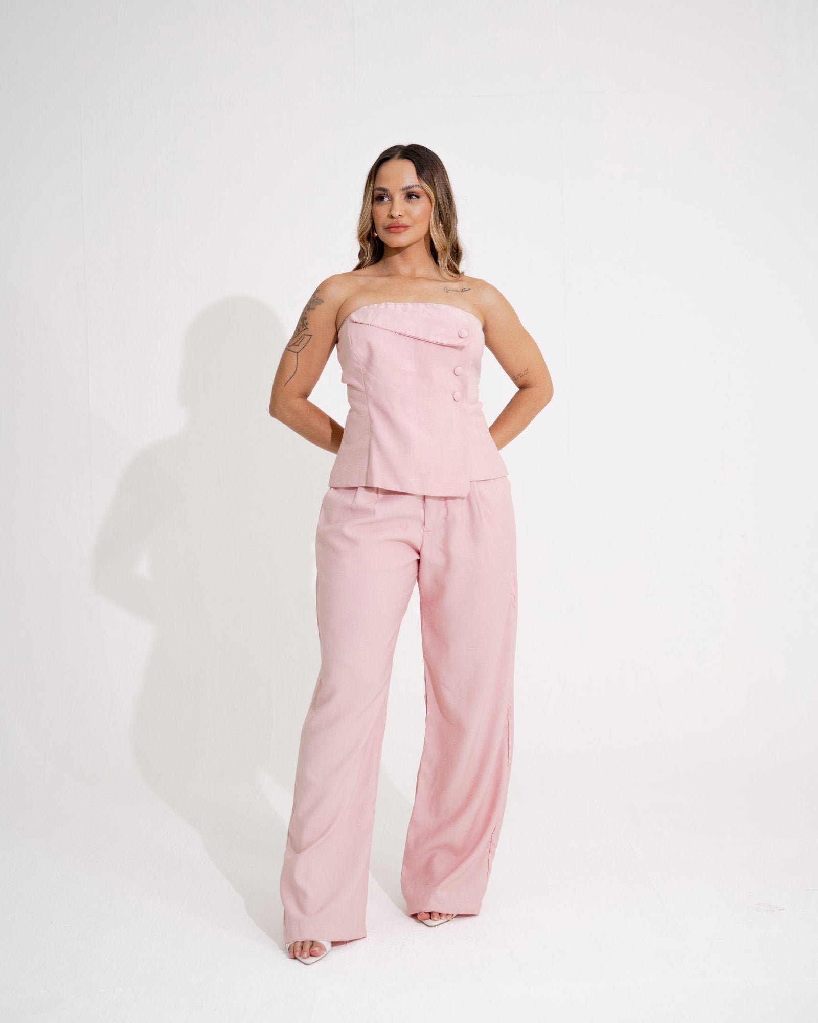 BLUSA TOMARA QUE CAIA COM BOTÕES