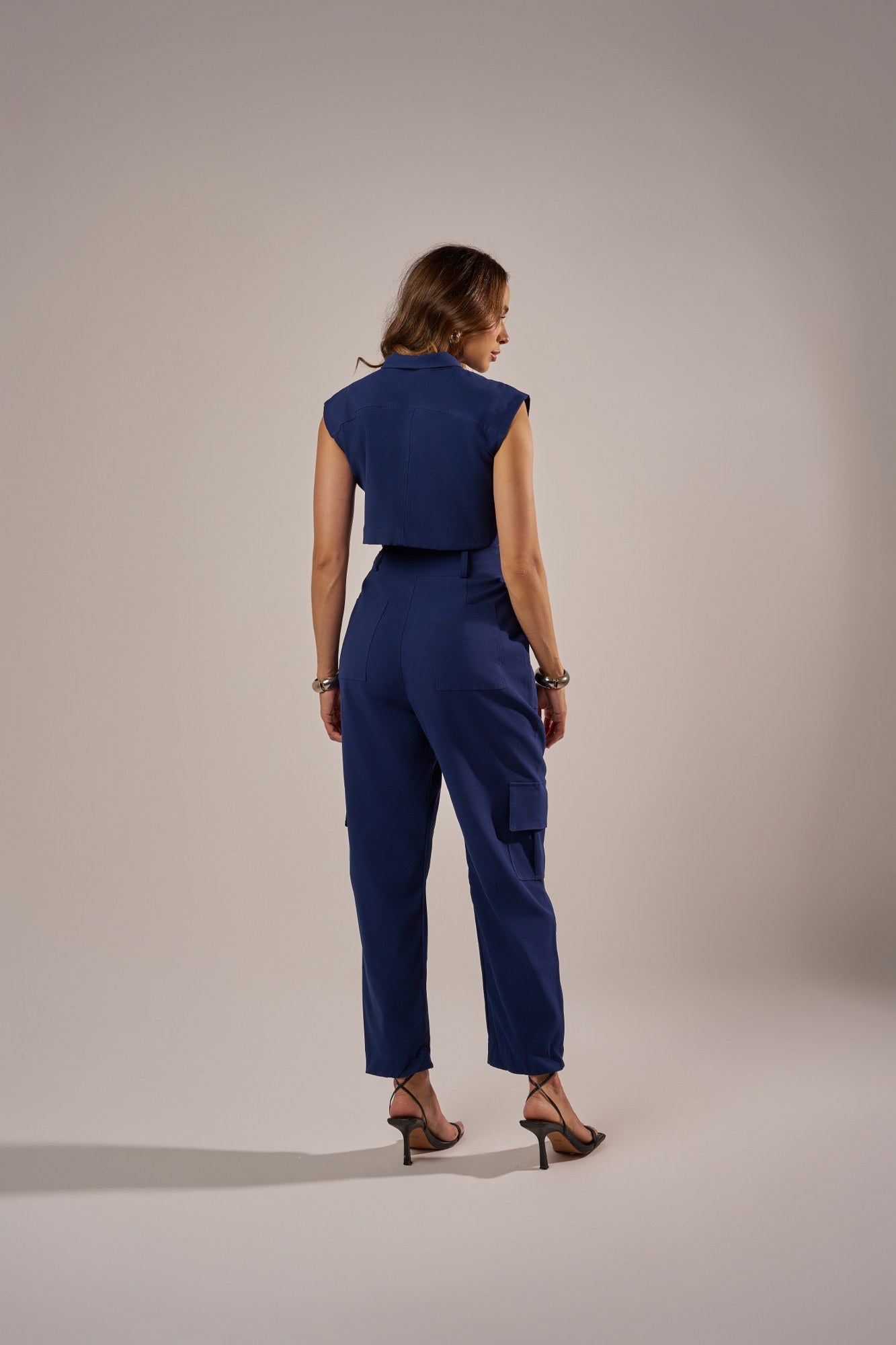 CROPPED CAMISA COM RECORTE