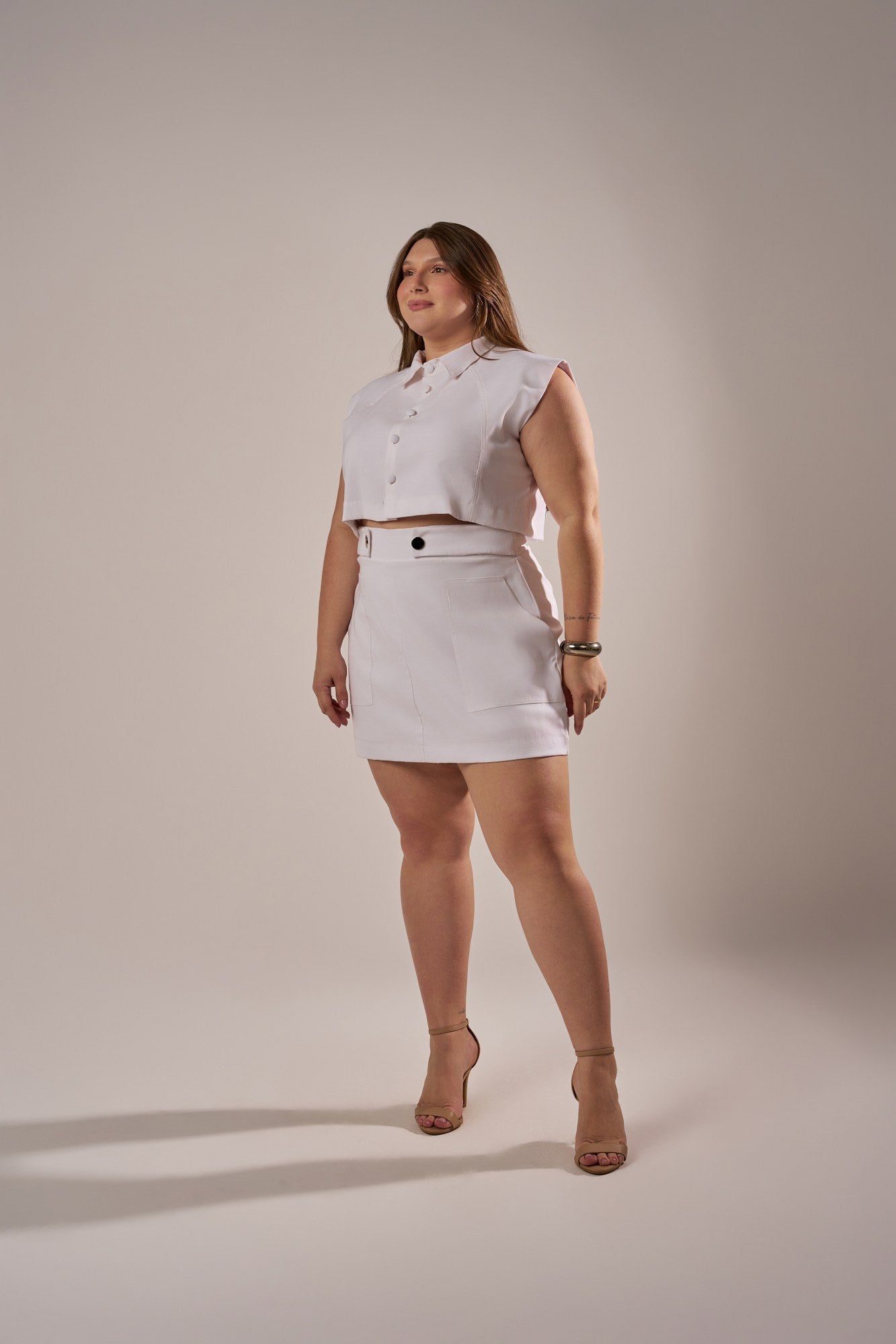 CROPPED CAMISA COM RECORTE