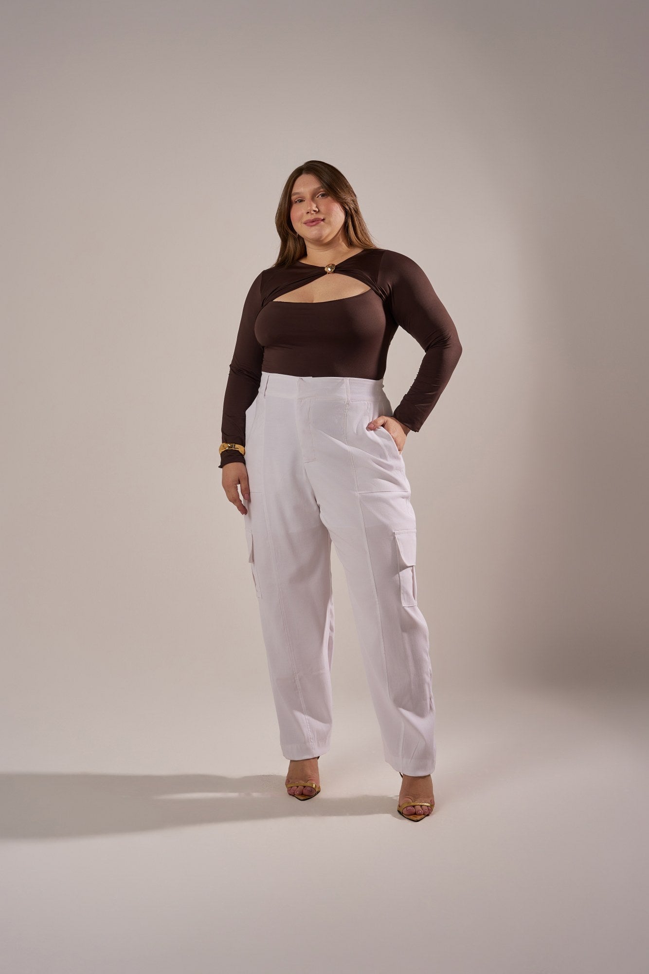 BODY MANGA LONGA COM AJUSTE METÁLICO