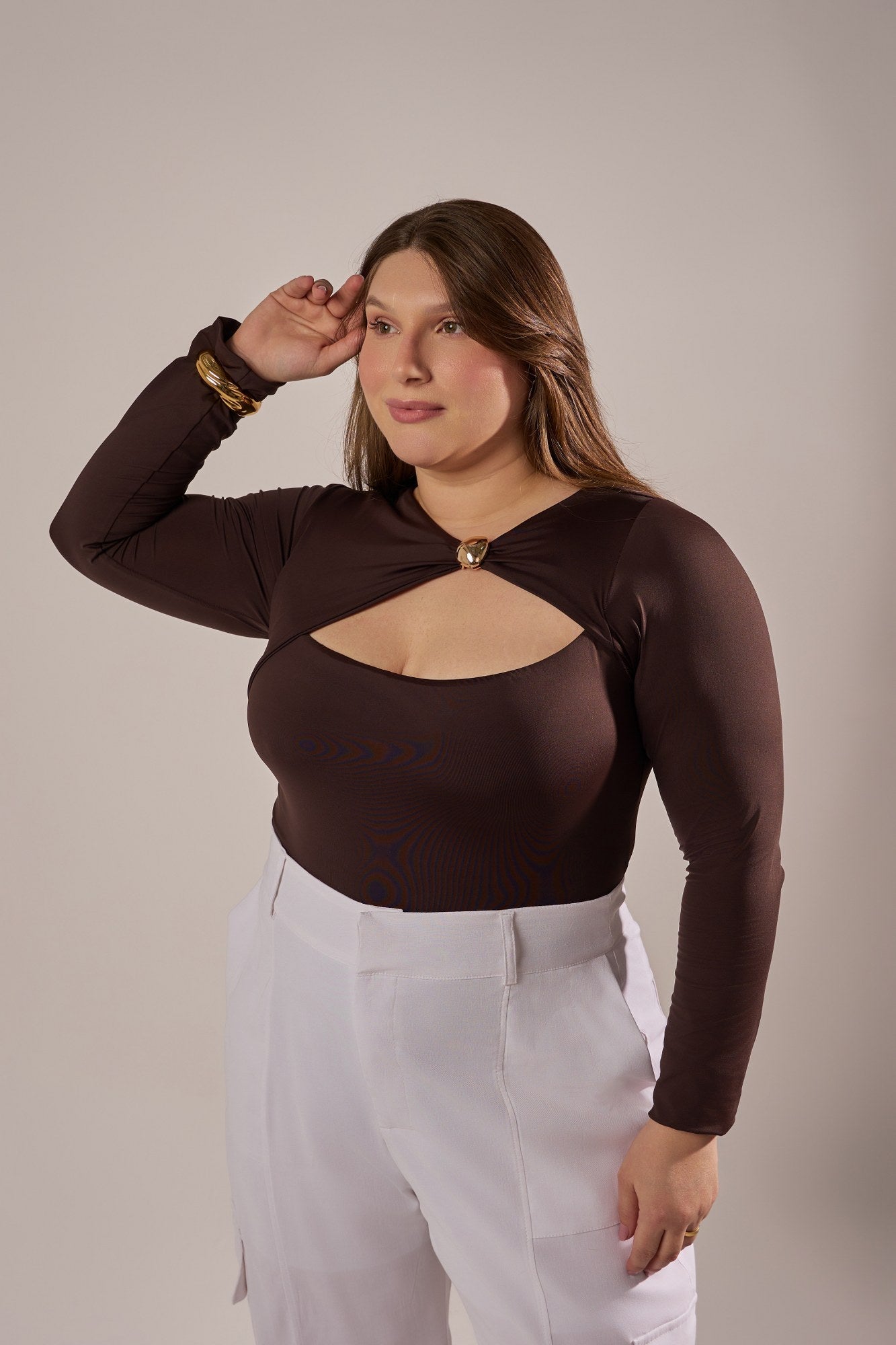 BODY MANGA LONGA COM AJUSTE METÁLICO