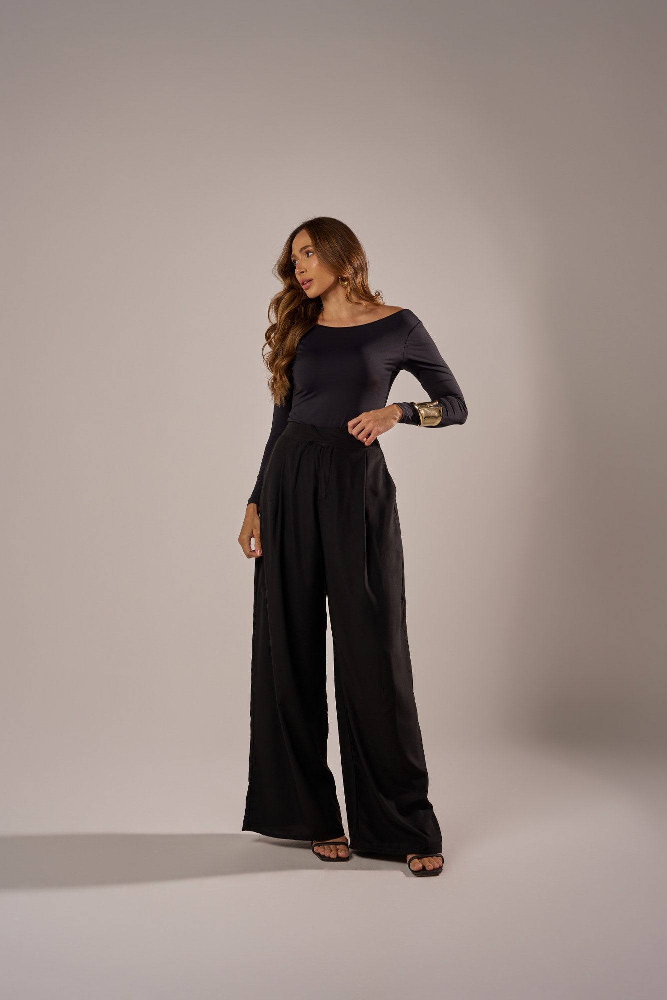 BLUSA DECOTE CANOA MANGA LONGA