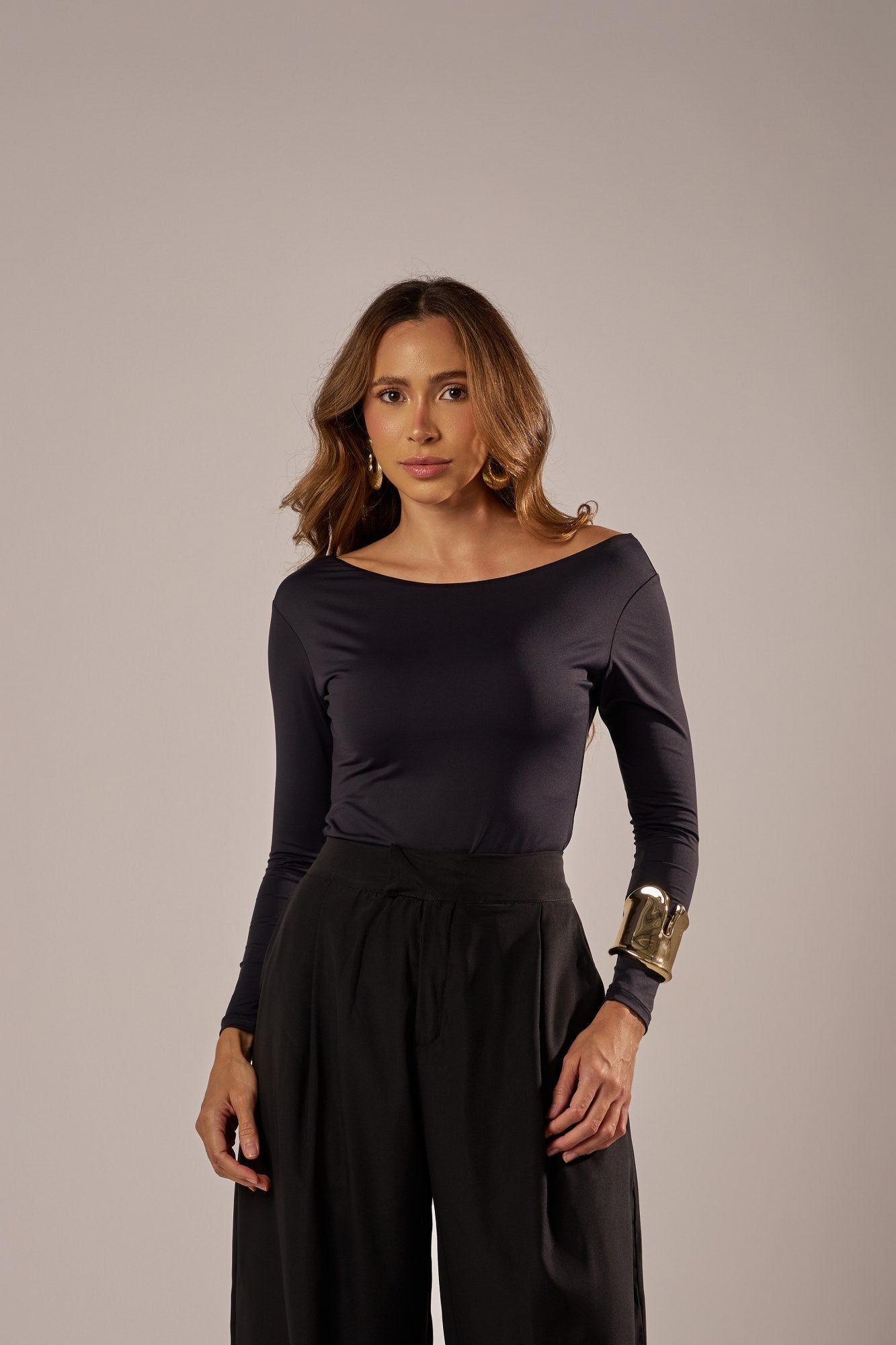 BLUSA DECOTE CANOA MANGA LONGA