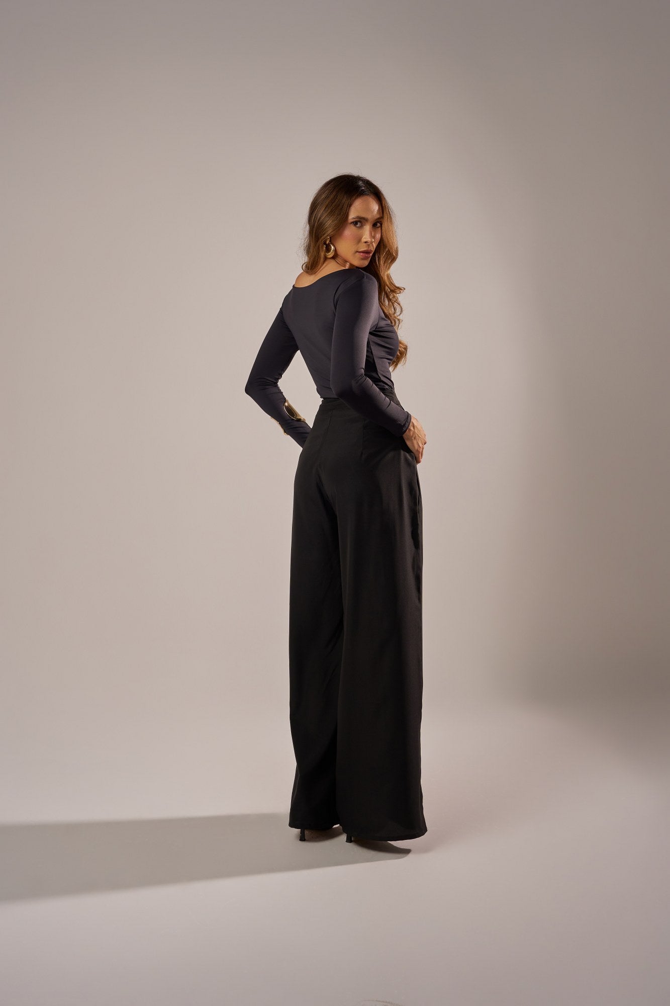 BLUSA DECOTE CANOA MANGA LONGA