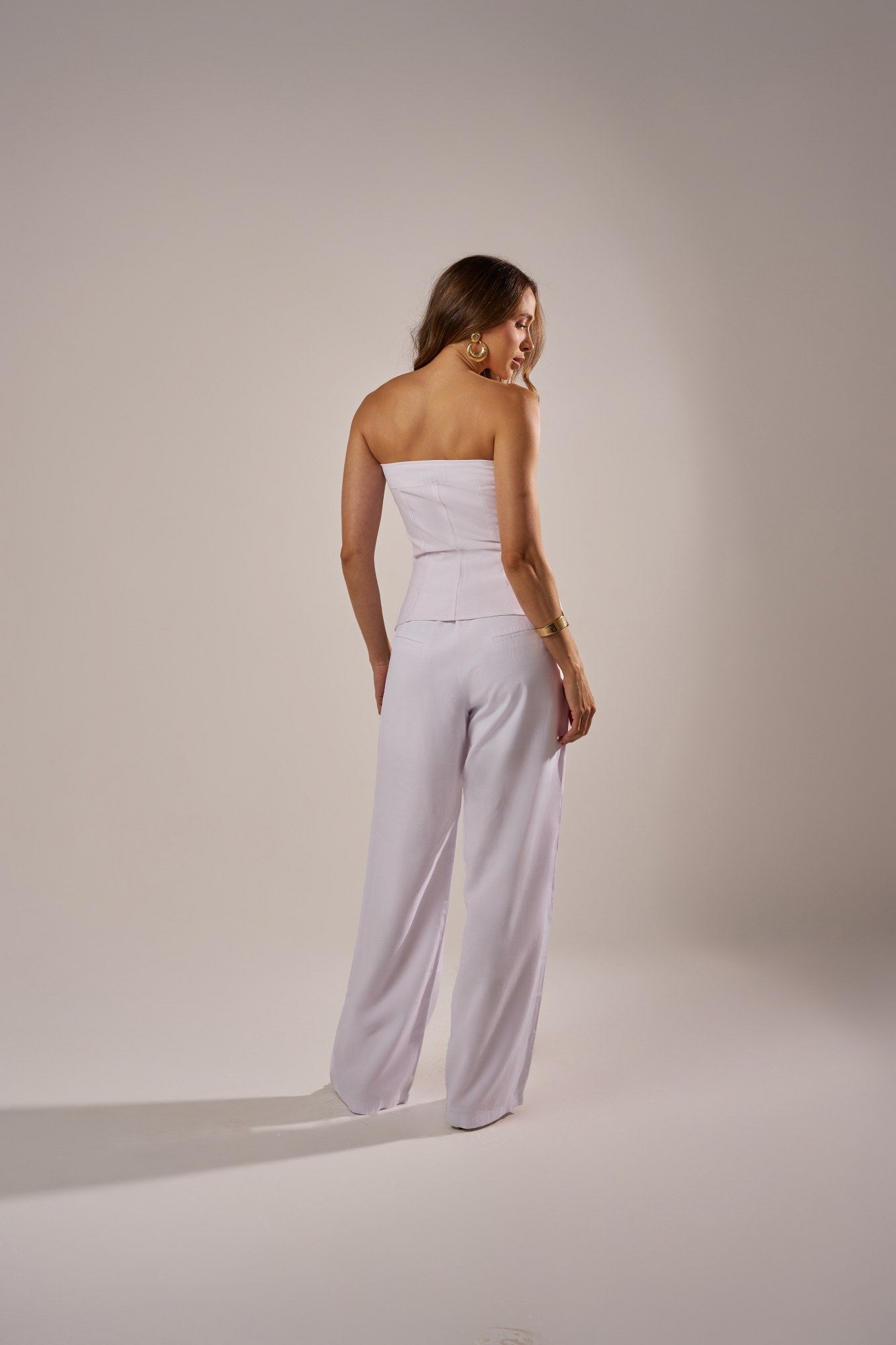 BLUSA TOMARA QUE CAIA COM BOTÕES E LAPELAS