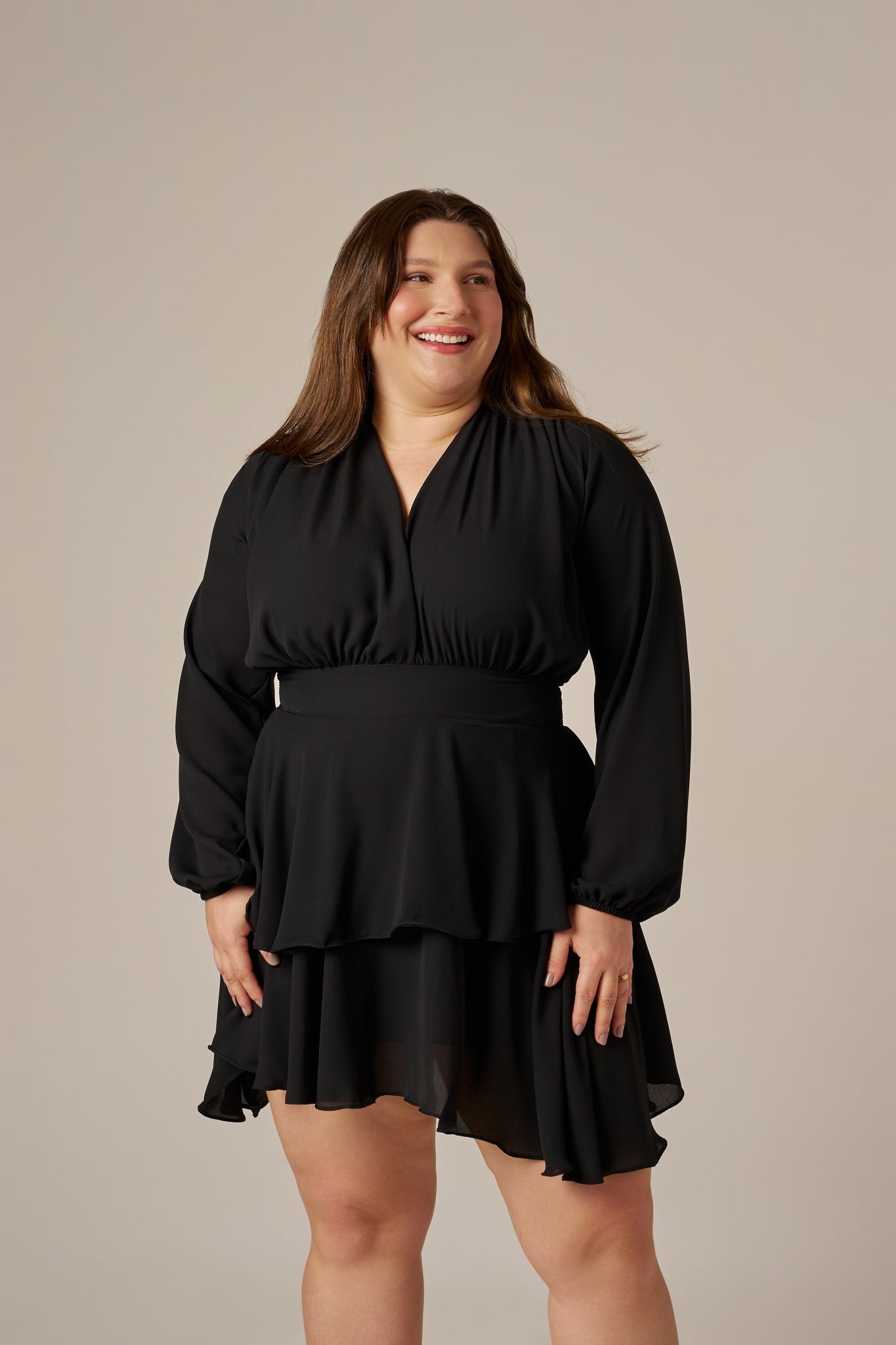 VESTIDO CURTO MANGAS BUFANTES