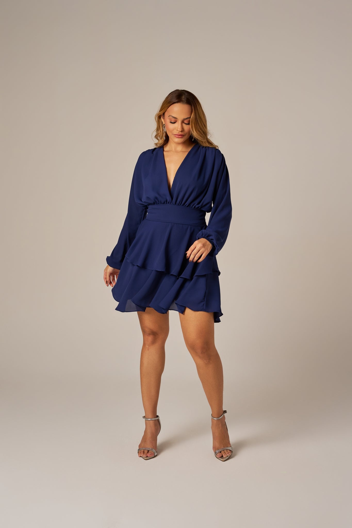 VESTIDO CURTO MANGAS BUFANTES