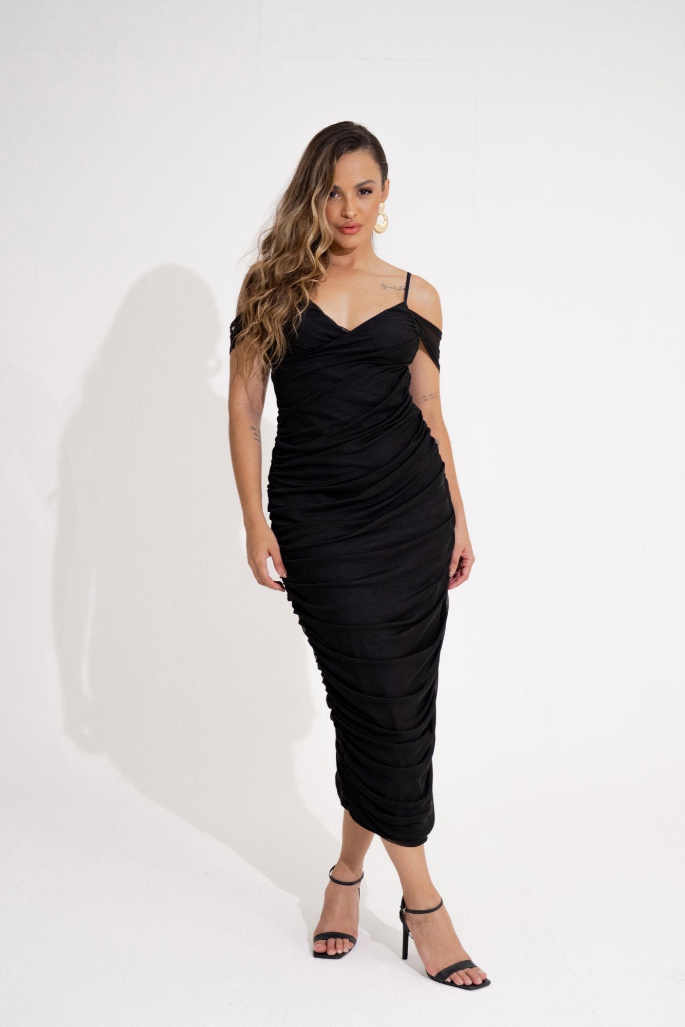 VESTIDO MIDI ALCINHAS COM DRAPEADO