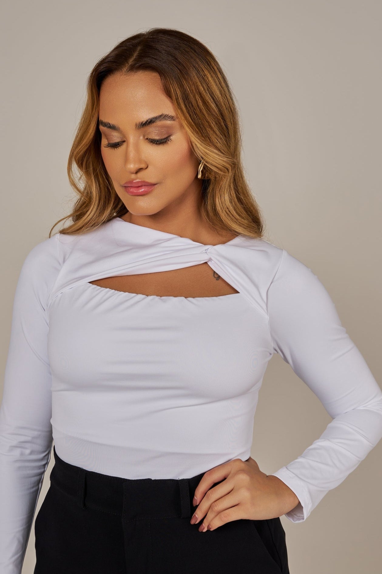 BLUSA MANGA LONGA DECOTE COM TORÇÃO