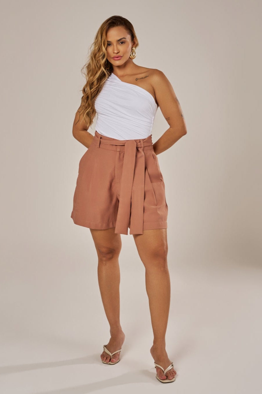 SHORT CLÁSSICO COM FAIXA