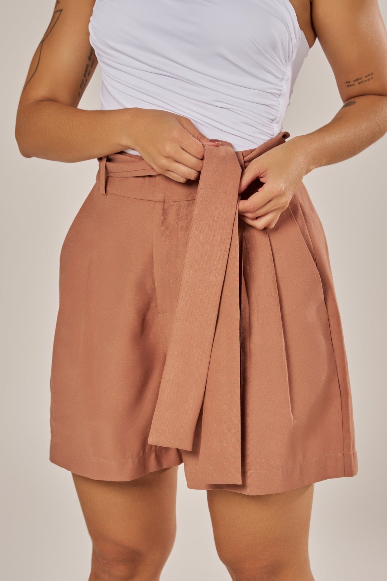 SHORT CLÁSSICO COM FAIXA