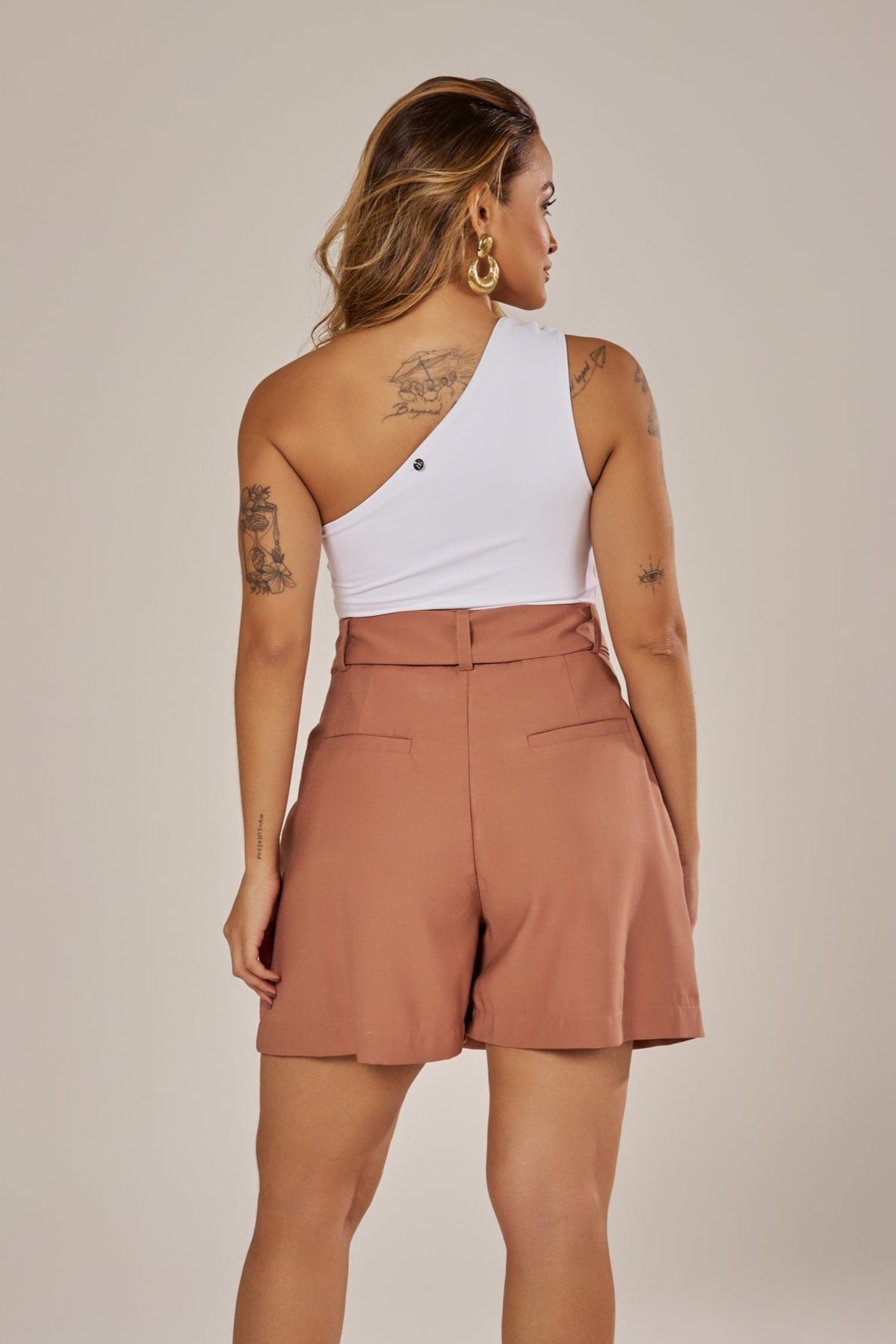 SHORT CLÁSSICO COM FAIXA