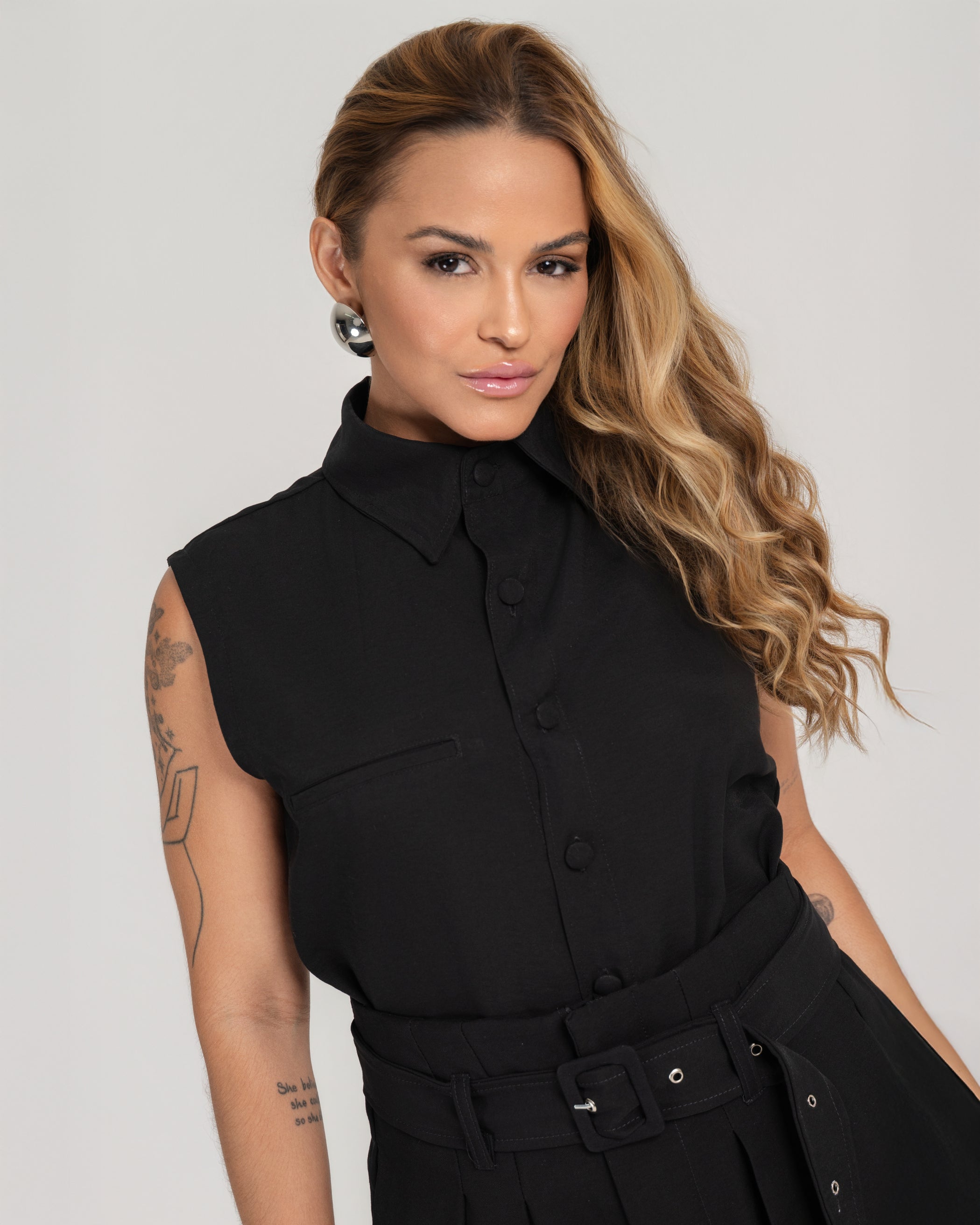 CAMISA CLÁSSICA SEM MANGAS