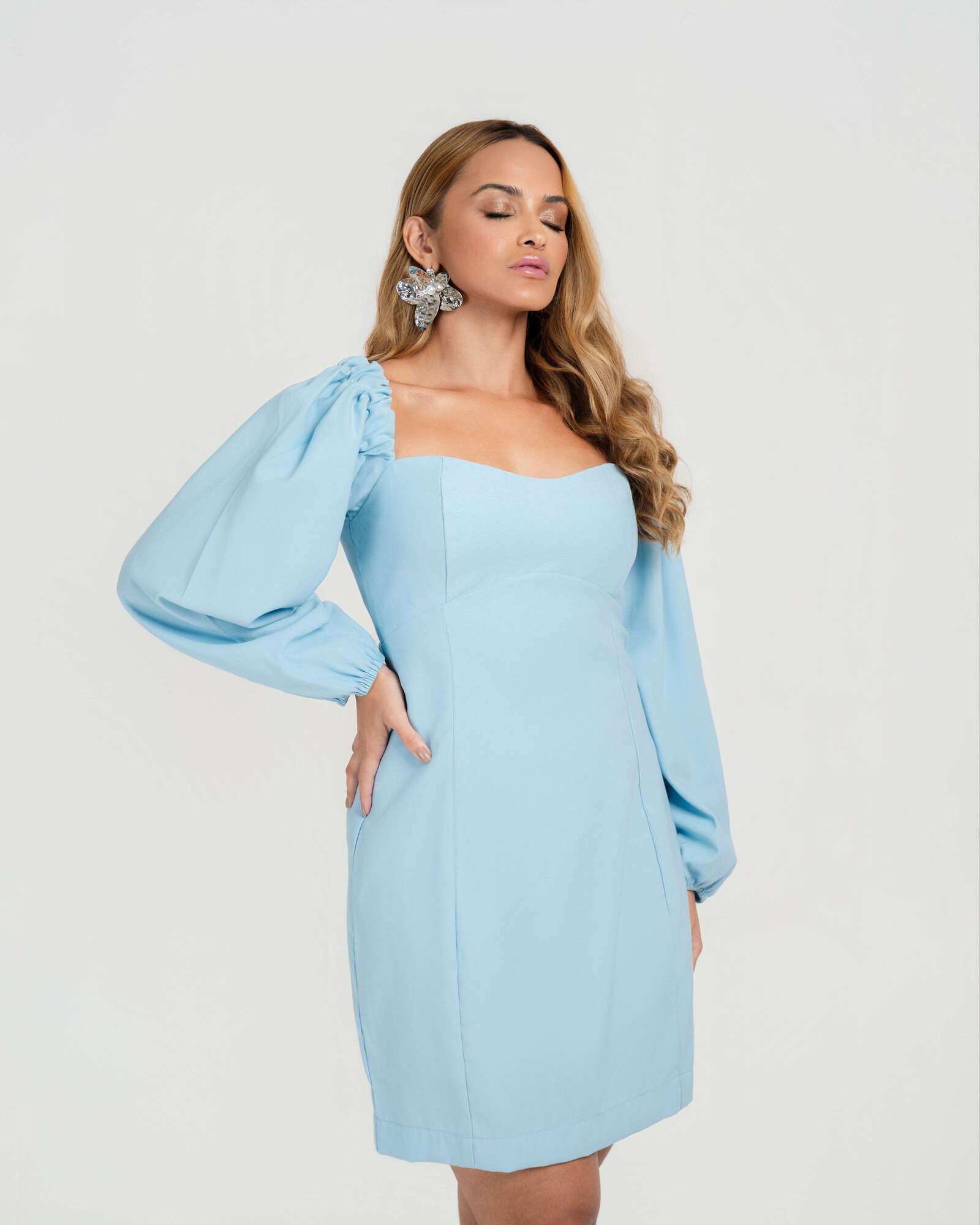 VESTIDO CURTO MANGAS BUFANTES