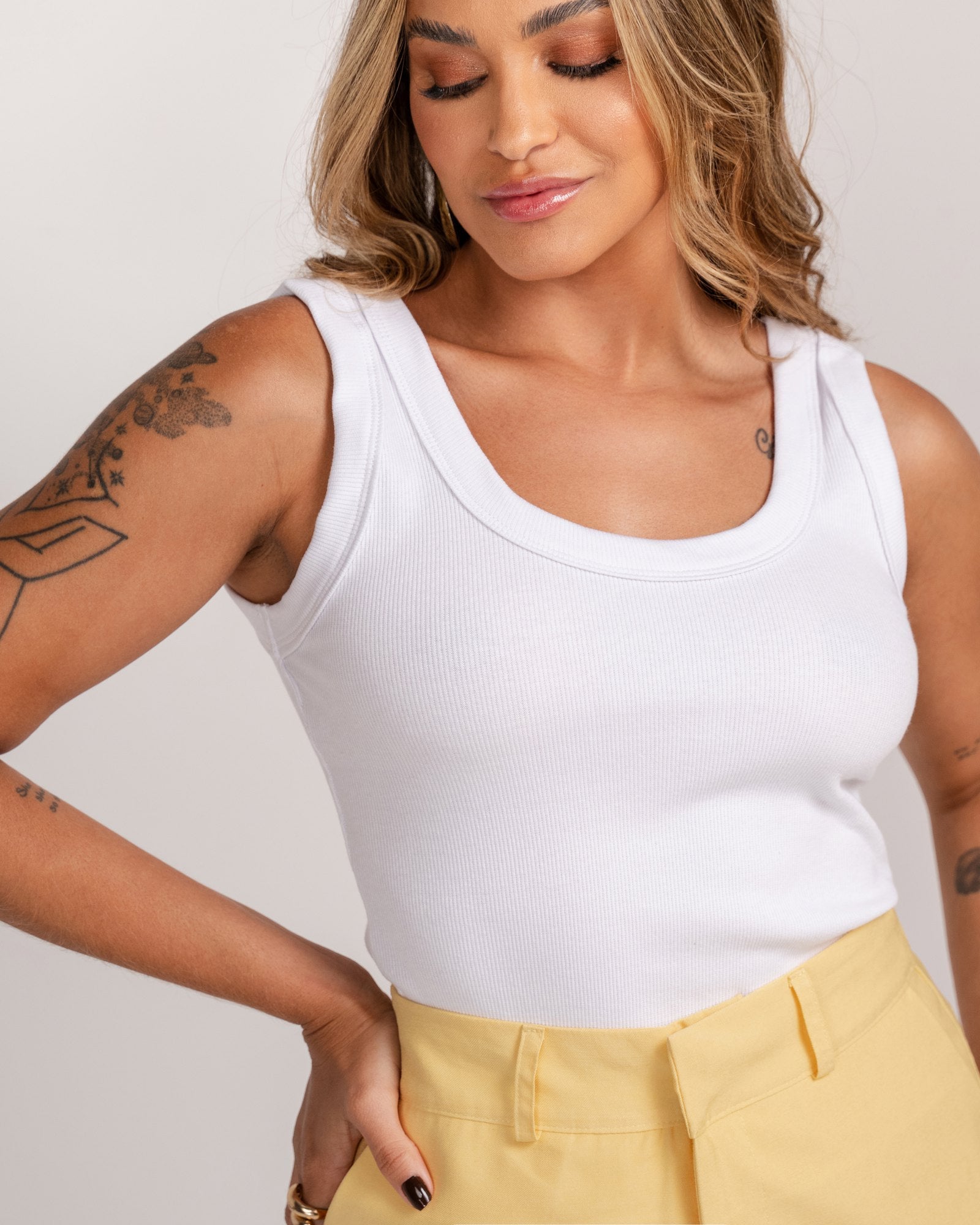 BLUSA CAMISETA ALÇAS LARGAS