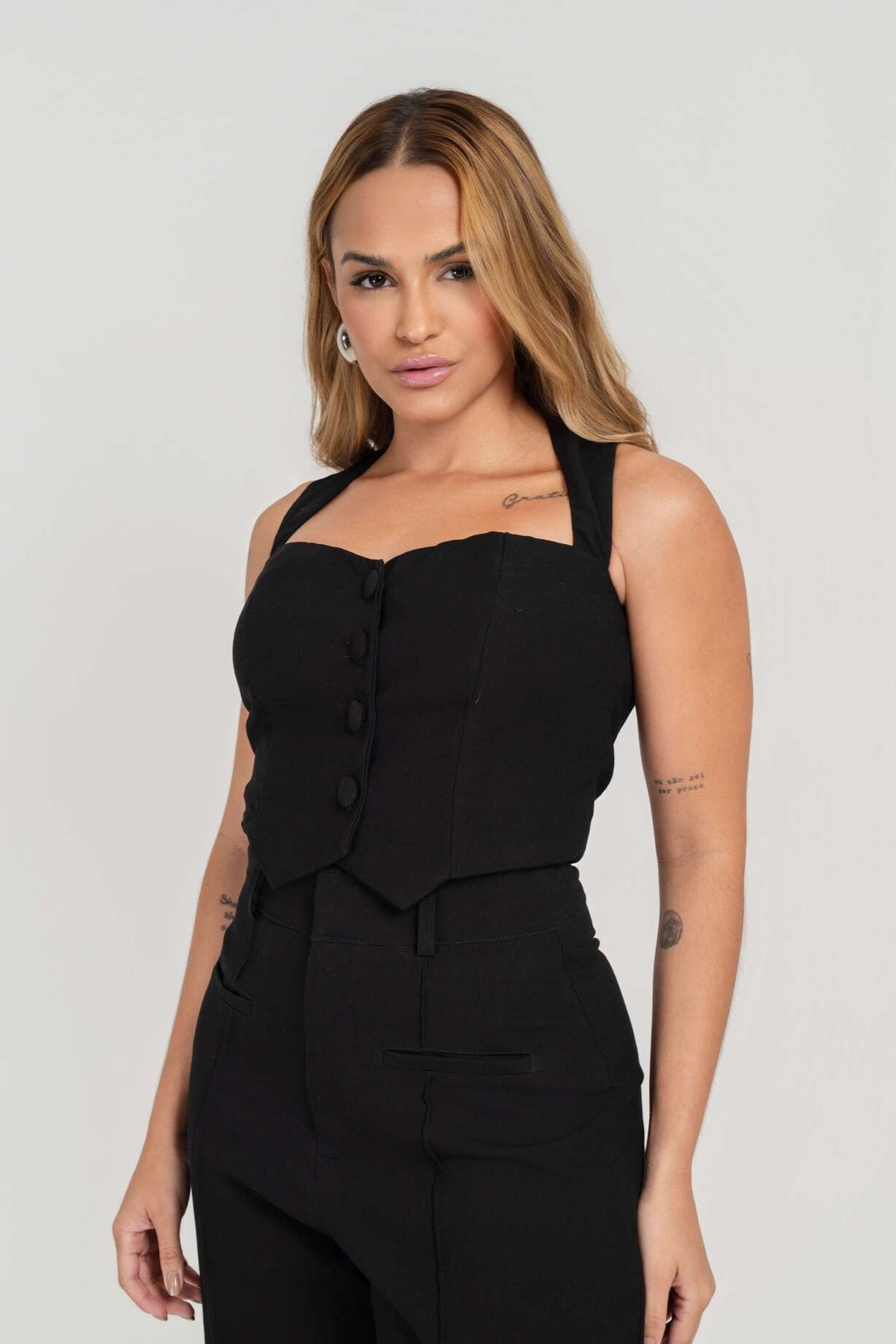 SEMI CROPPED ALFAIATARIA COM BOTÕES