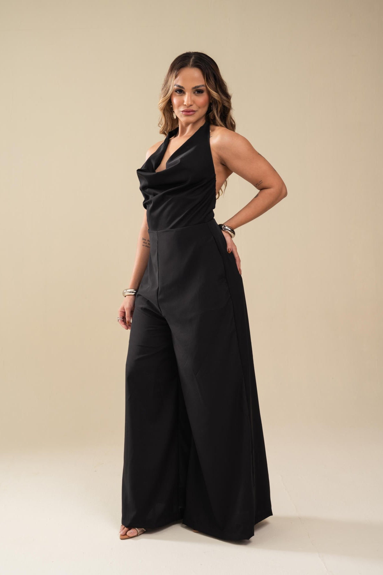 MACACÃO PANTALONA BUSTO DEGAGÊ