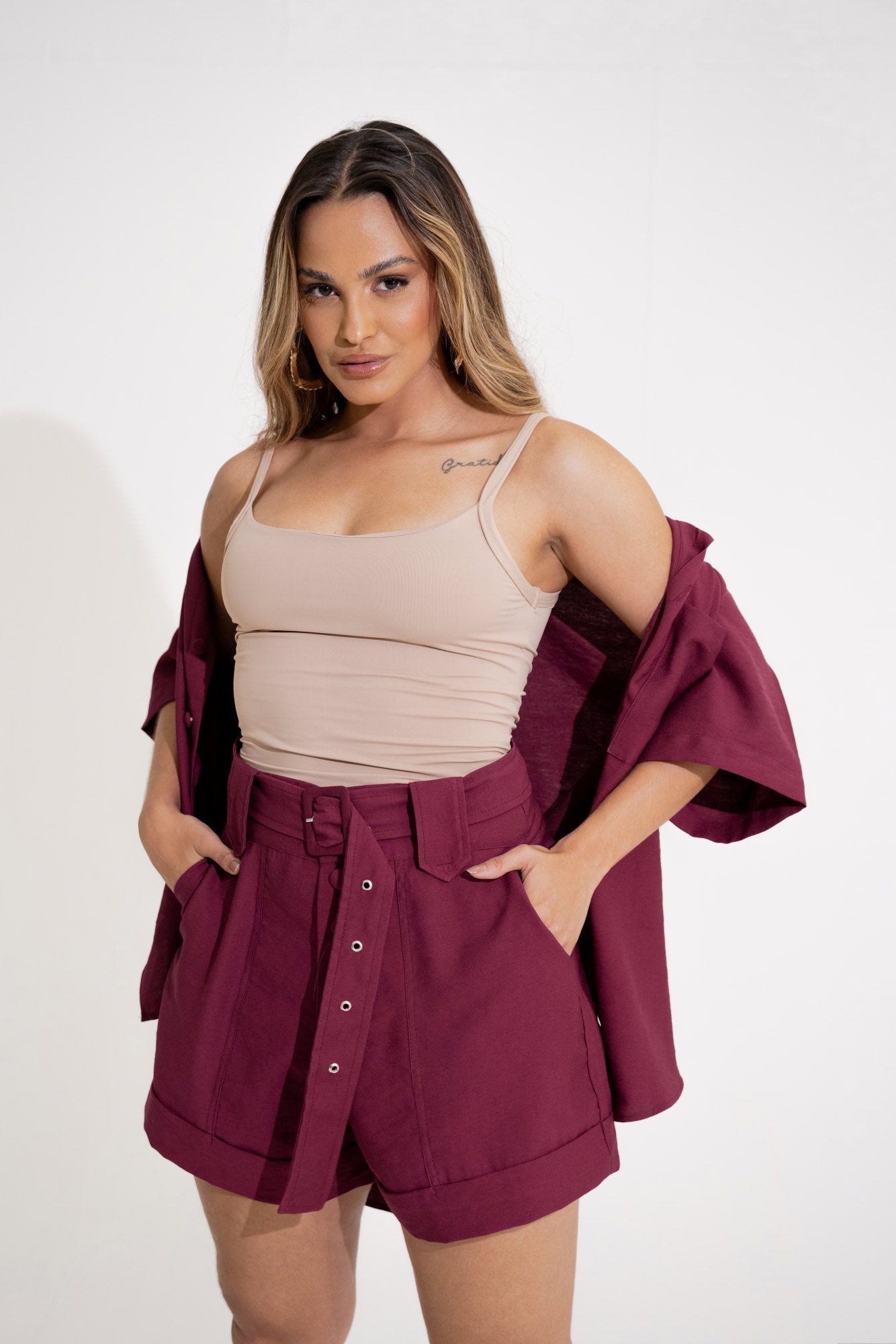 SHORT BARRA ITALIANA COM CINTO