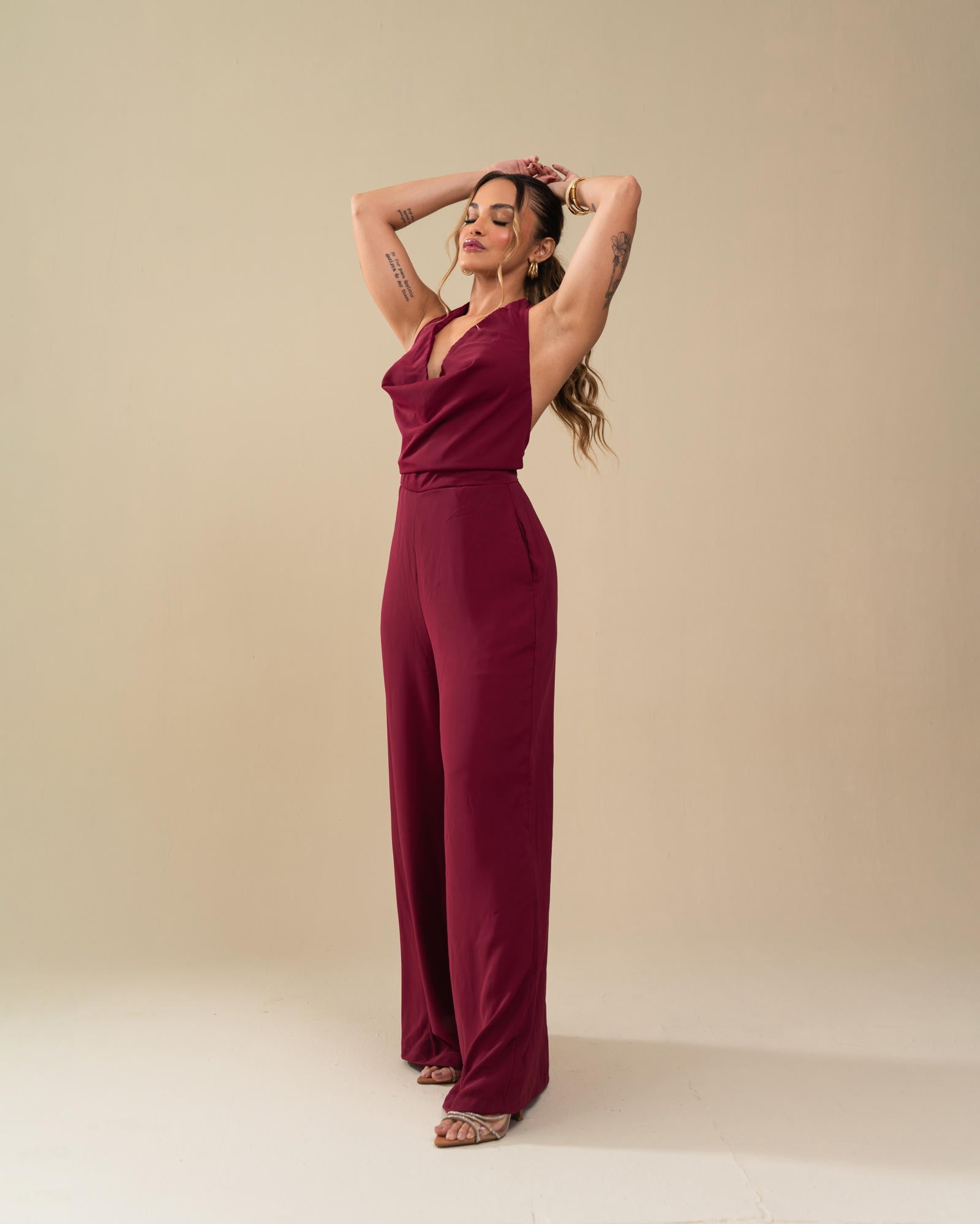 MACACÃO PANTALONA BUSTO DEGAGÊ