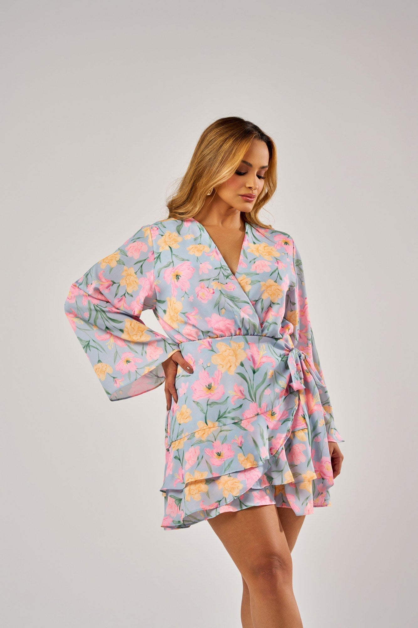 VESTIDO CURTO COM BABADOS BOTANIC