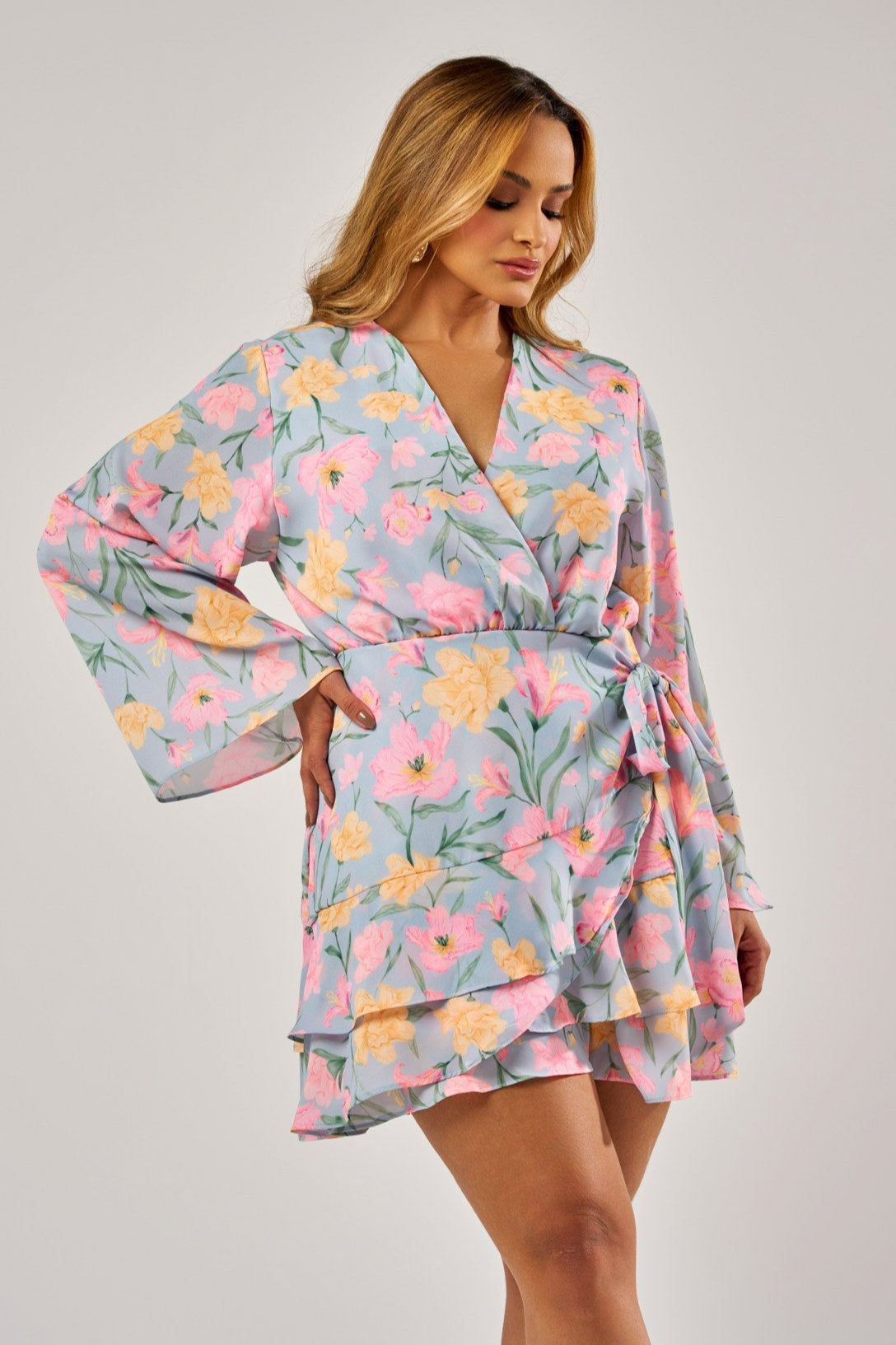 VESTIDO CURTO COM BABADOS BOTANIC