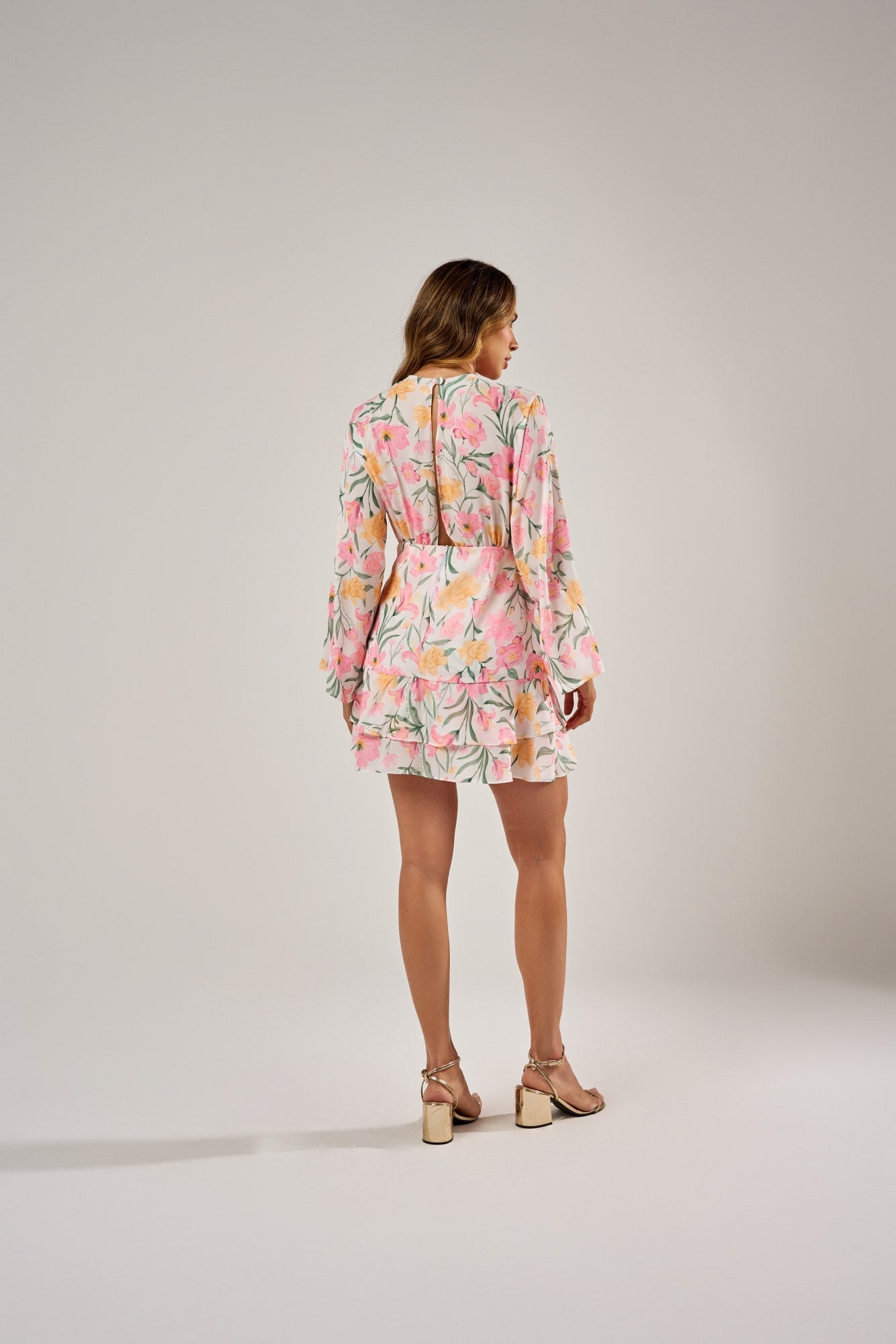 VESTIDO CURTO COM BABADOS BOTANIC