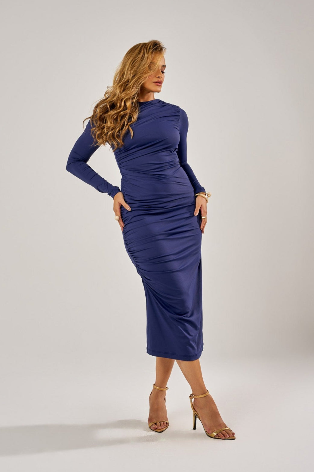 VESTIDO MIDI MANGA LONGA COM DRAPEADOS