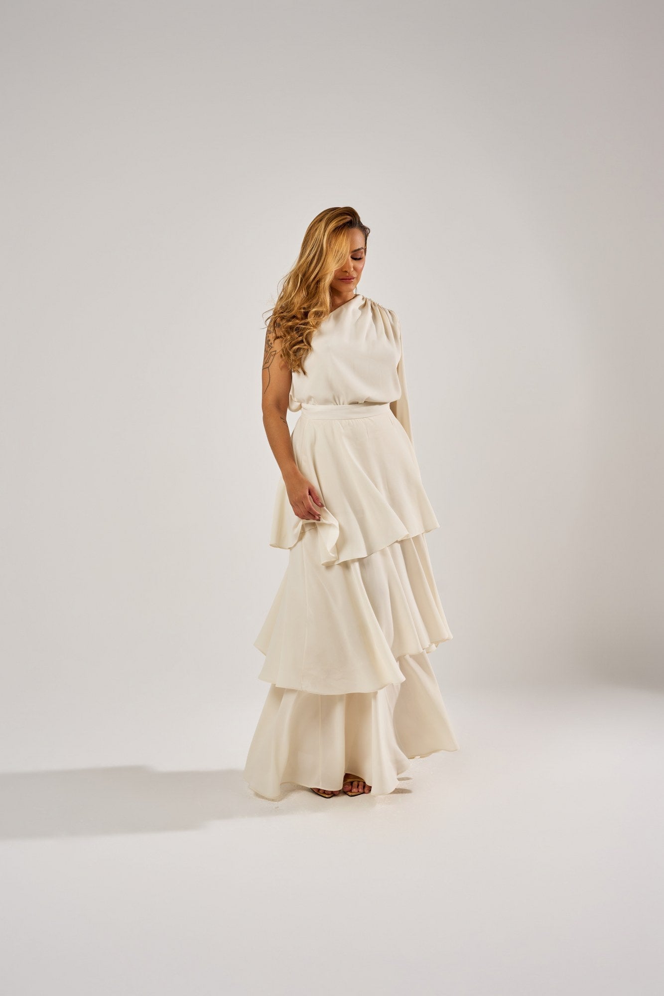 BODY OMBRO ÚNICO MANGA BUFANTE