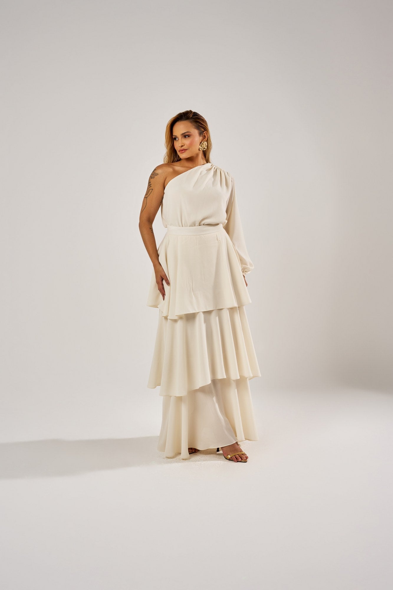 BODY OMBRO ÚNICO MANGA BUFANTE