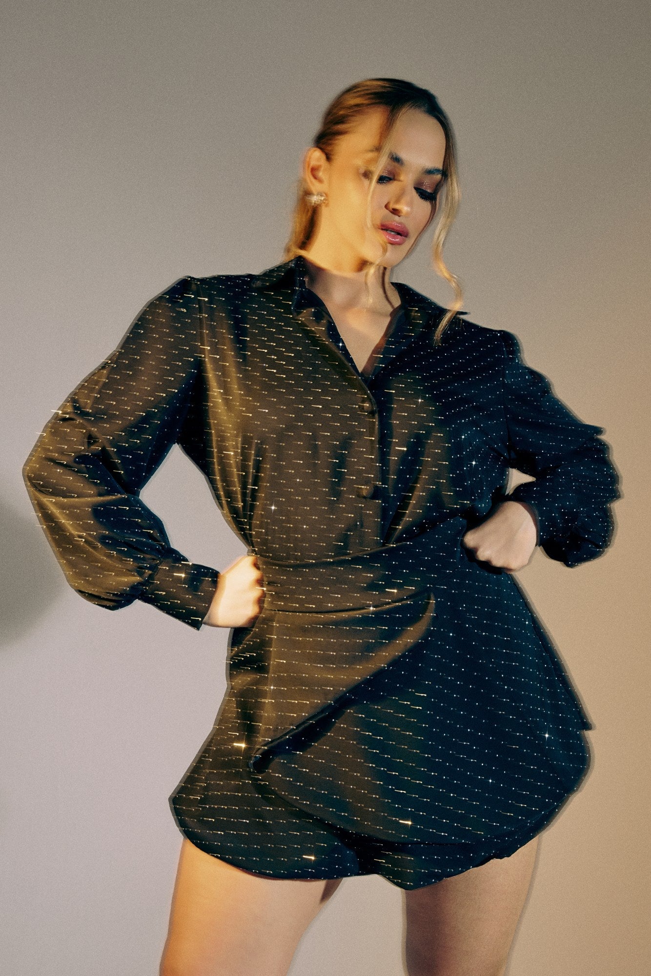 SHORT SAIA COM BRILHO CRISTAIS