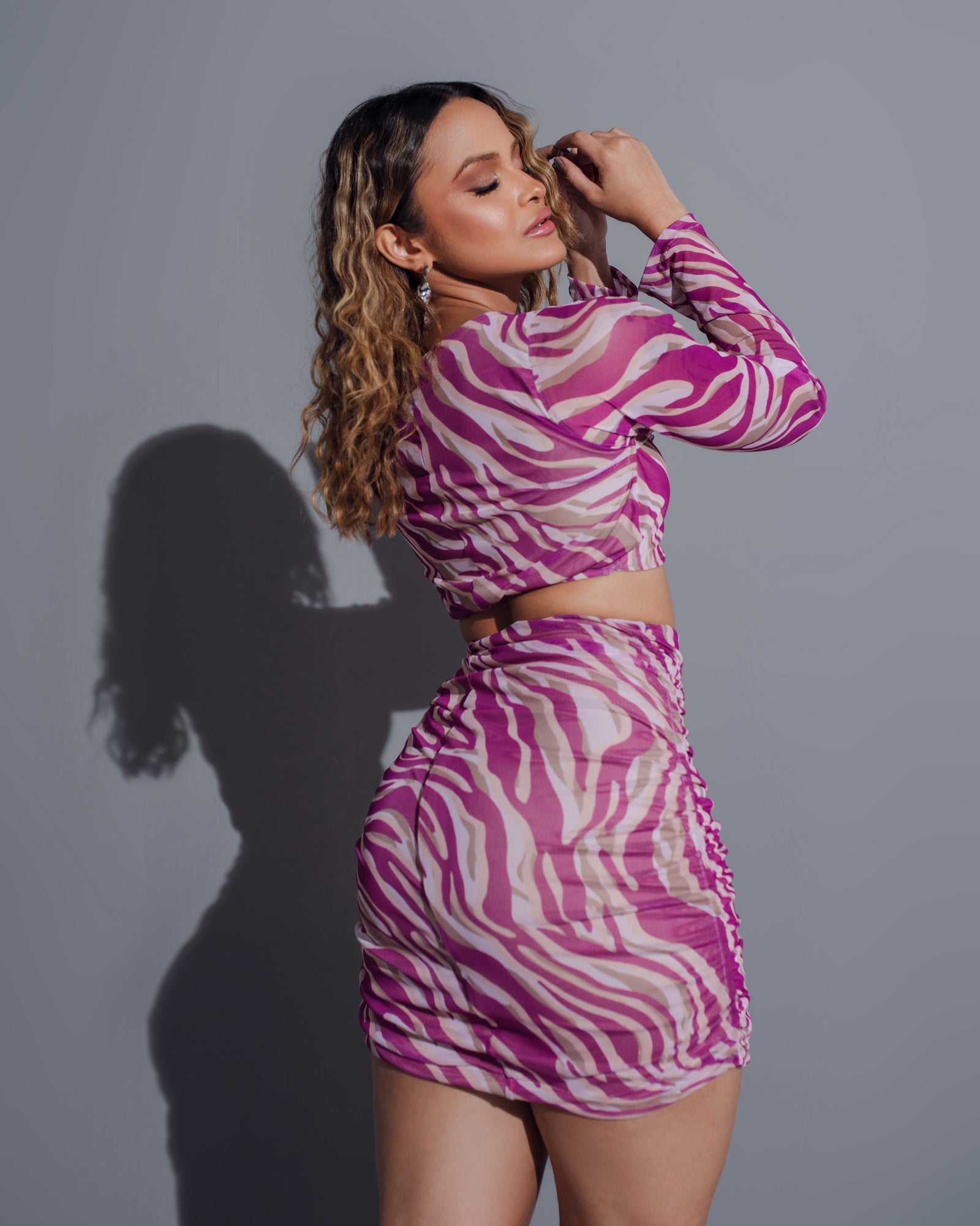 TOP TULLE COM RECORTES