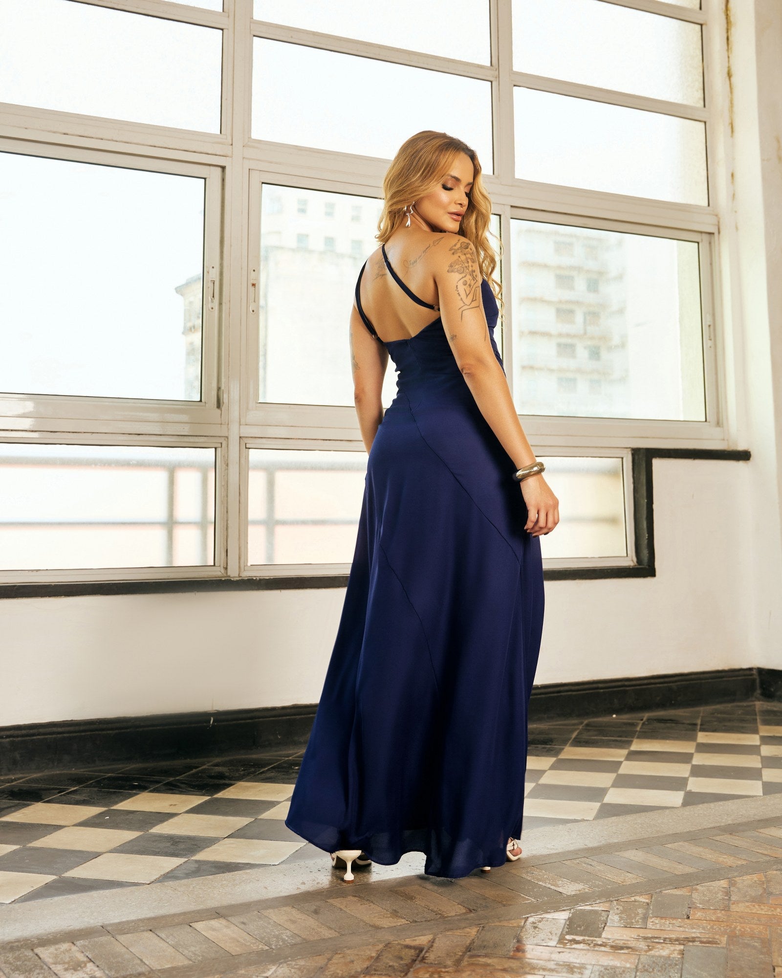 VESTIDO LONGUETE OMBRO ÚNICO