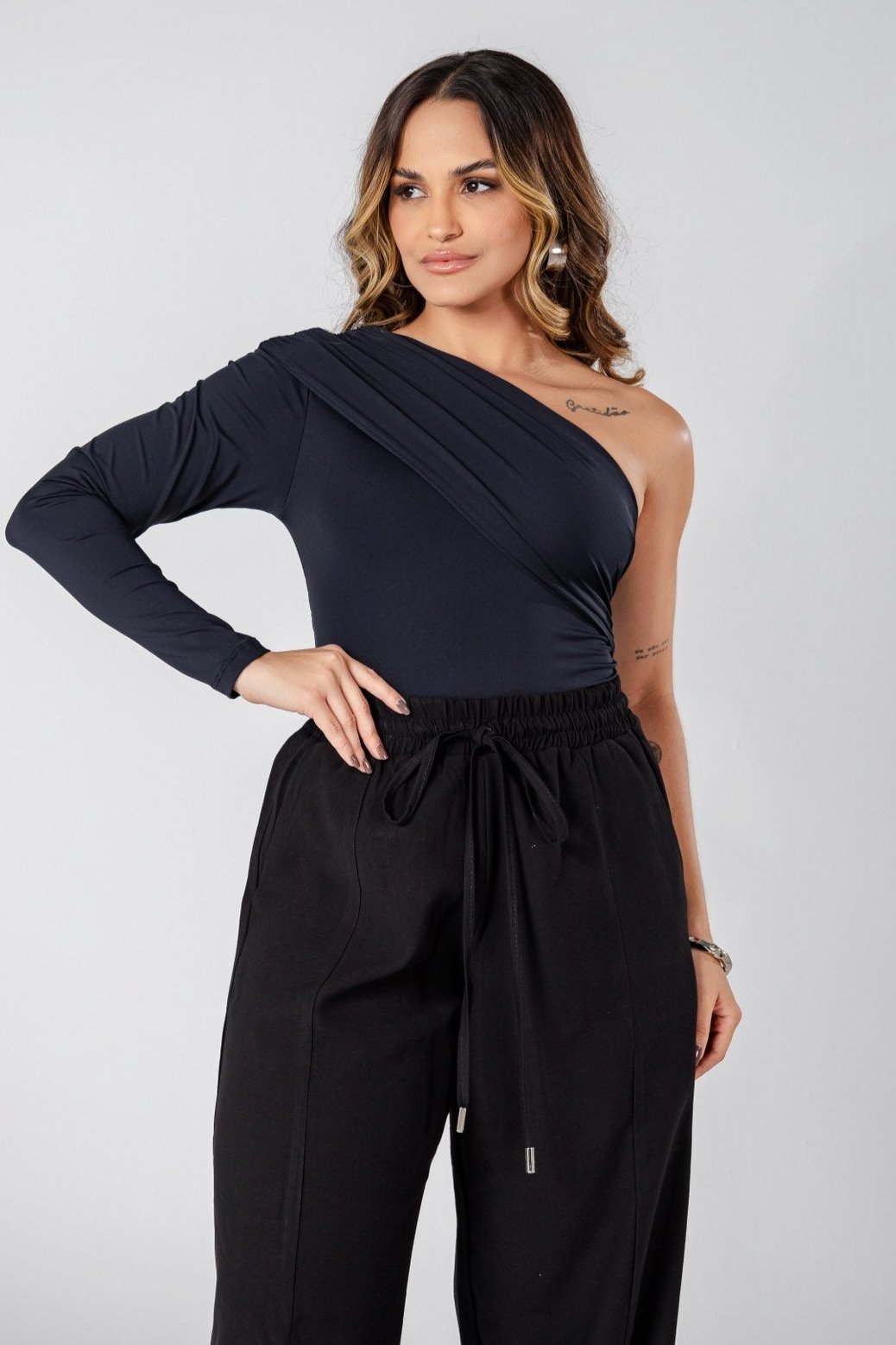 BODY OMBRO ÚNICO DRAPEADO