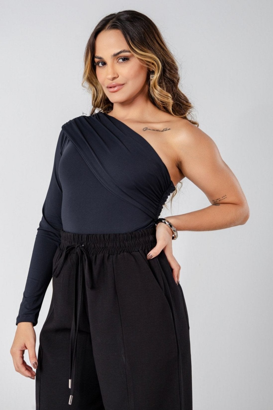 BODY OMBRO ÚNICO DRAPEADO