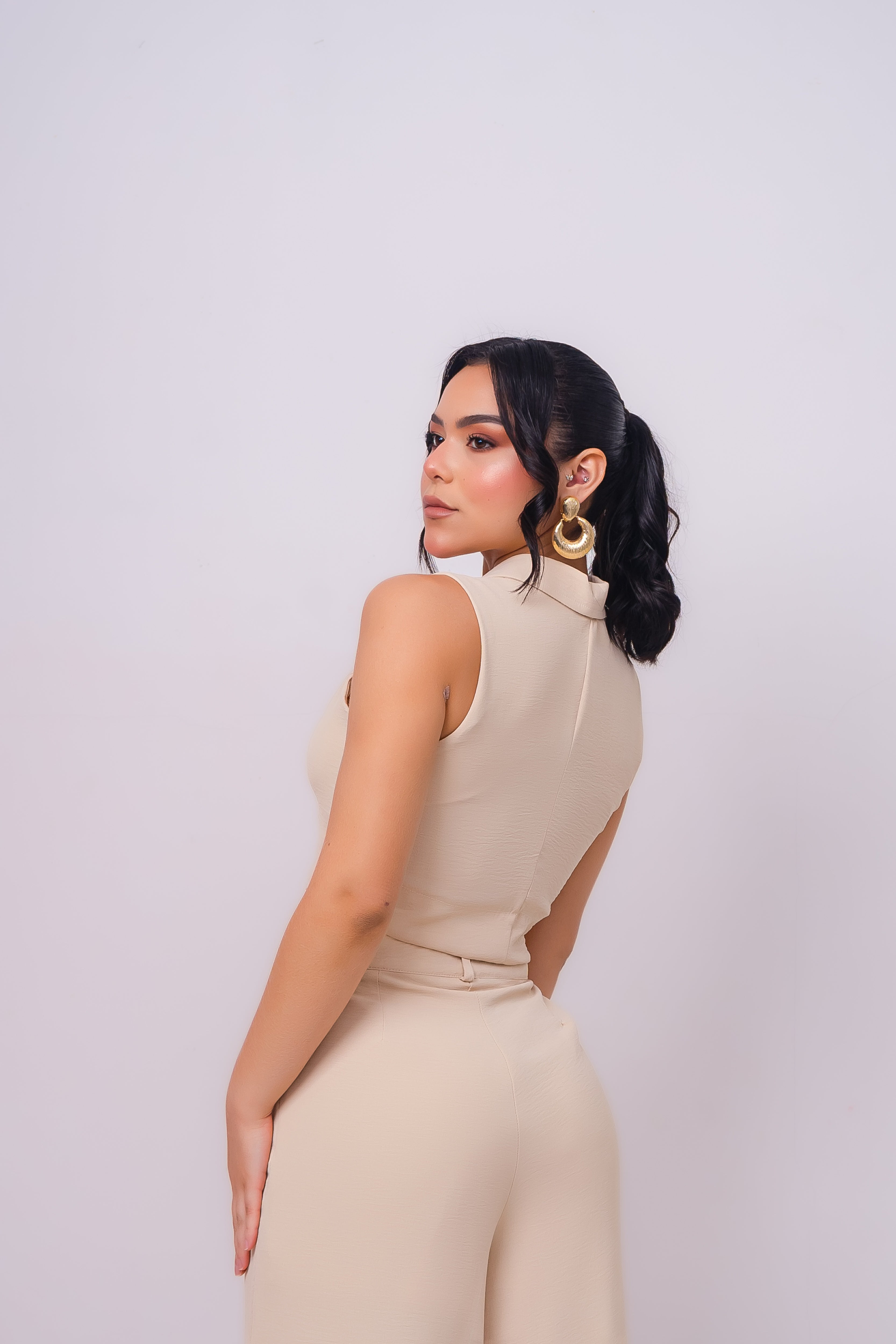 COLETE CROPPED (FIVE)