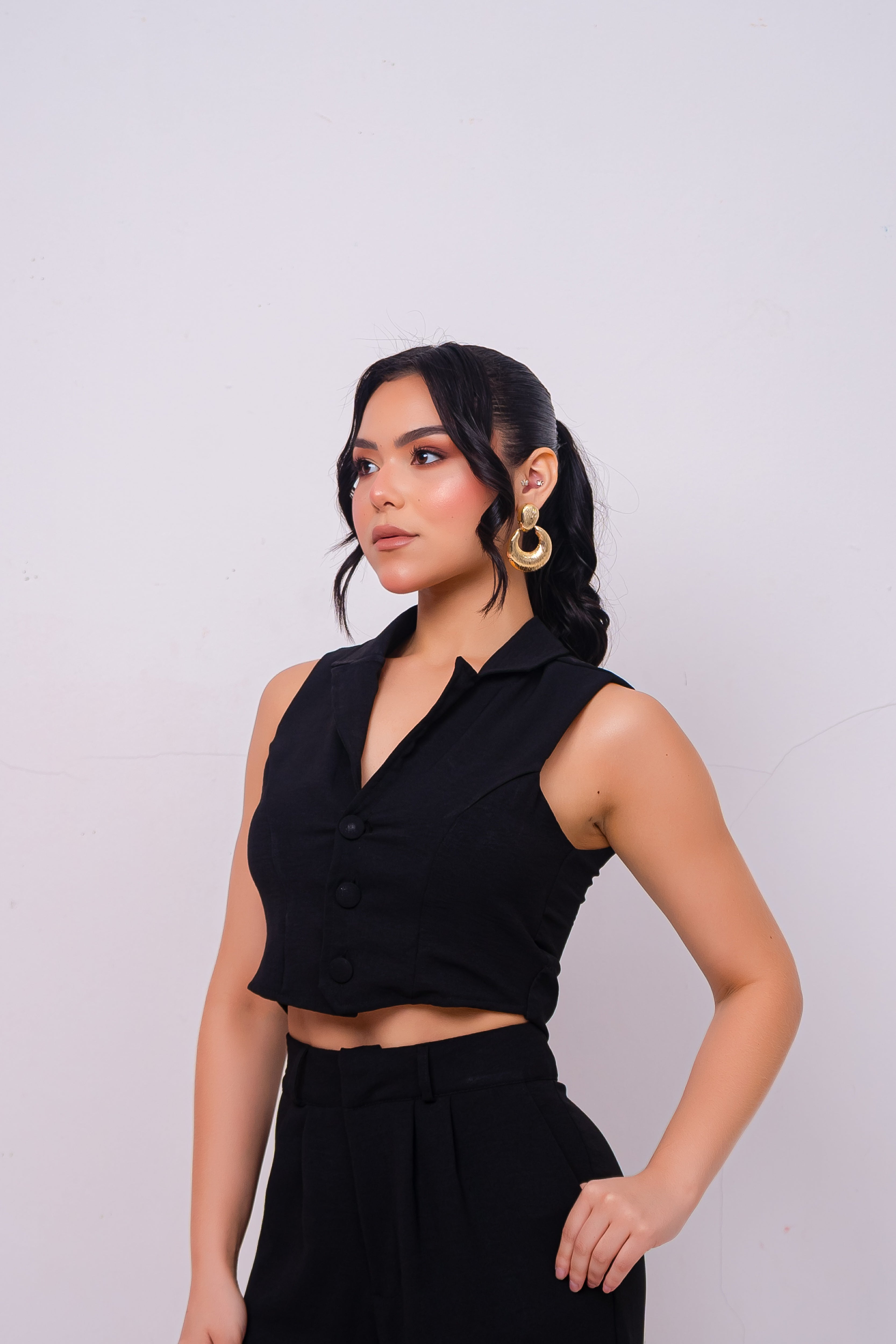 COLETE CROPPED (FIVE)