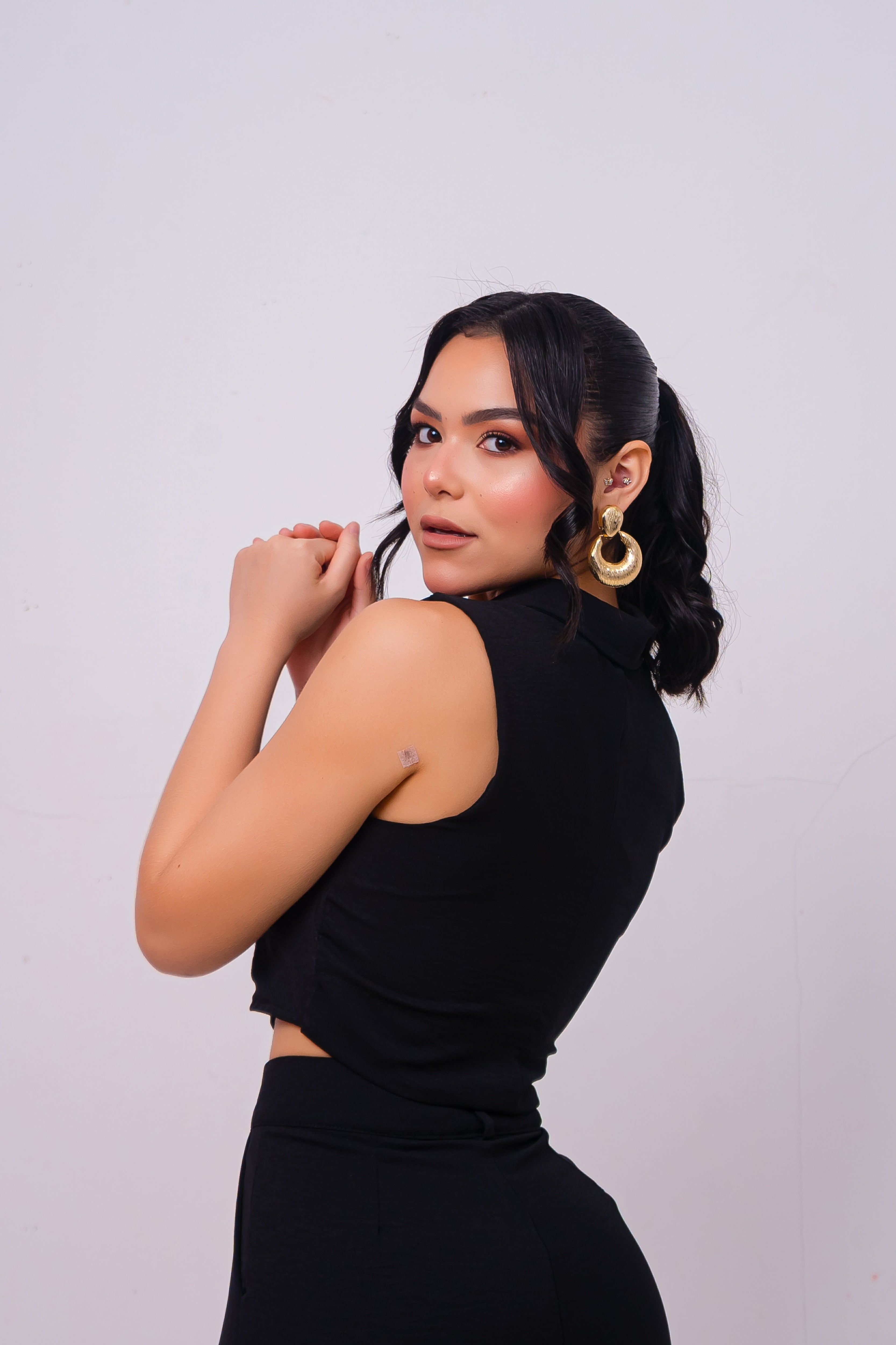 COLETE CROPPED (FIVE)