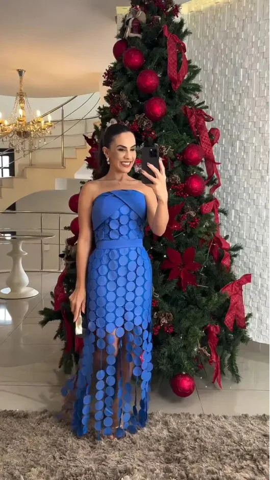 Vestido Serena – Um Toque de Modernidade e Glamour!