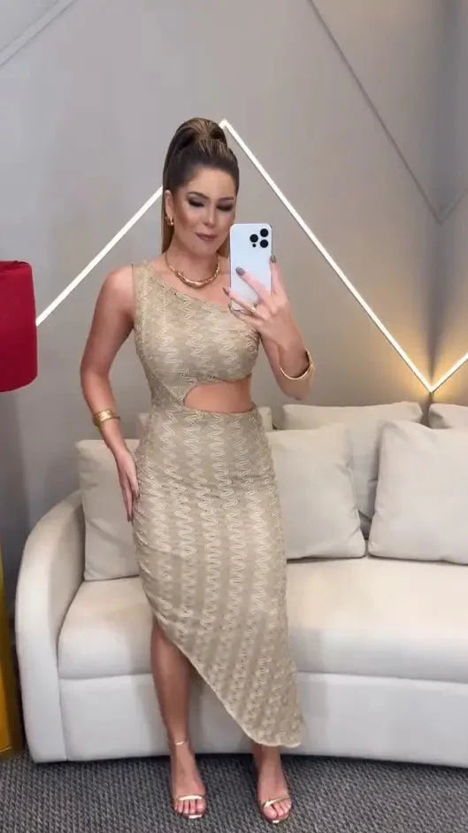 Vestido Stella – O Poder da Elegância com um Toque Moderno!